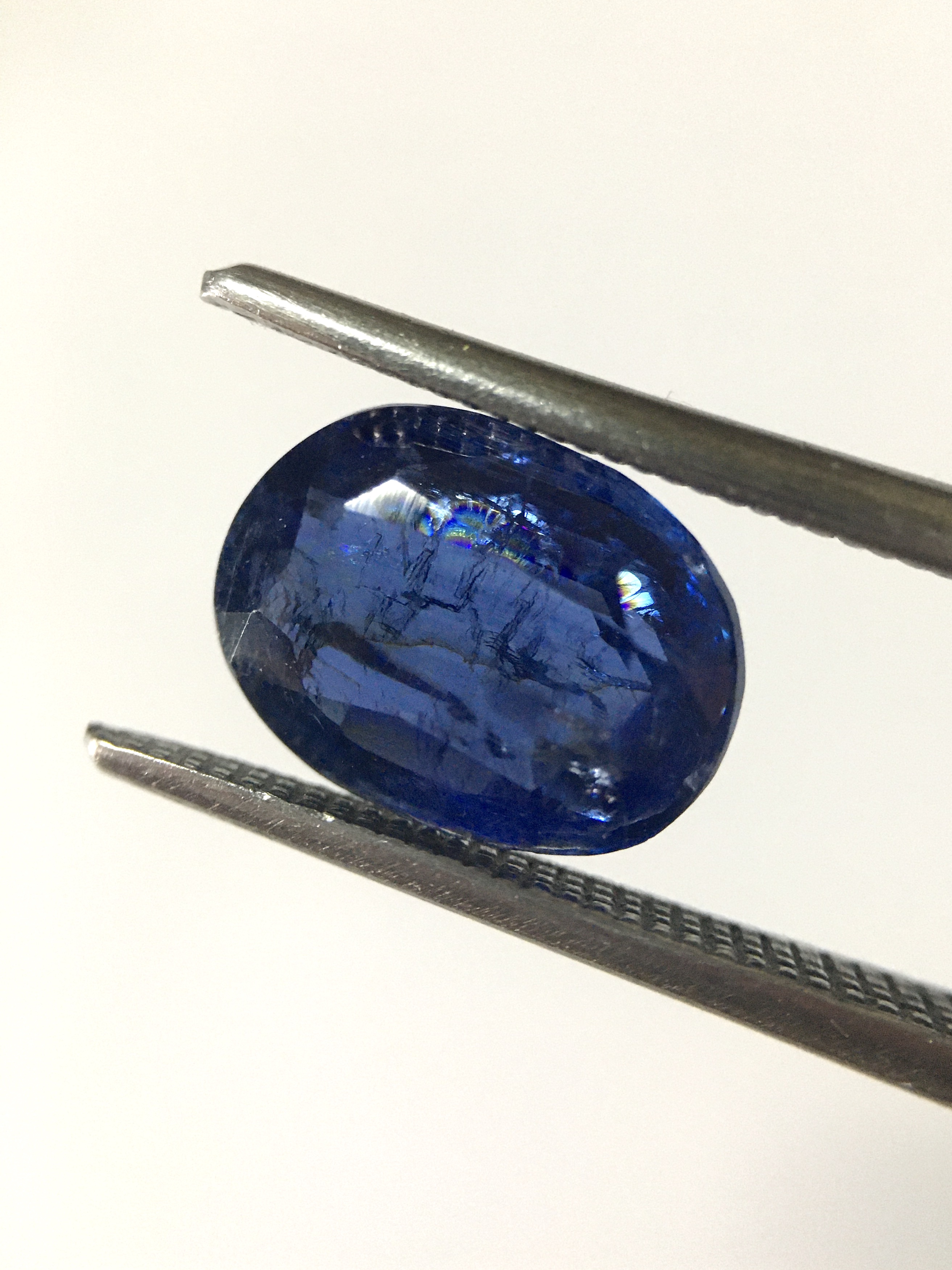 KYANITE ไคยาไนต์ แท้ 1.9 กะรัต พลอยดิบธรรมชาติ สีสดจัด ไฟดี ติดรุ้งเต็มเม็ด สวยมีเสน่ห์ น่าสะสม