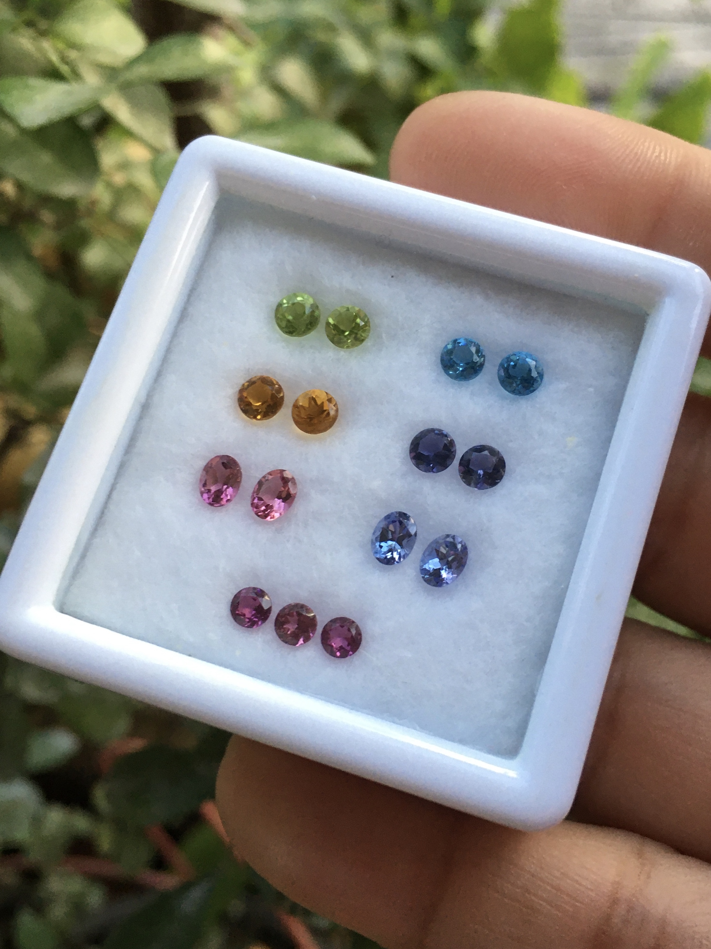 (เหมากล่อง999) พลอยแท้ หวานเจี๊ยบ ไอโอไลต์ ซิทริน แทนซาไนต์ พิ๊งค์ทัวมาลีน เพอริดอท บลูโทพาซ โรโดไลต์ จัดเซตคู่ต่างหู น่ารักมากกกก