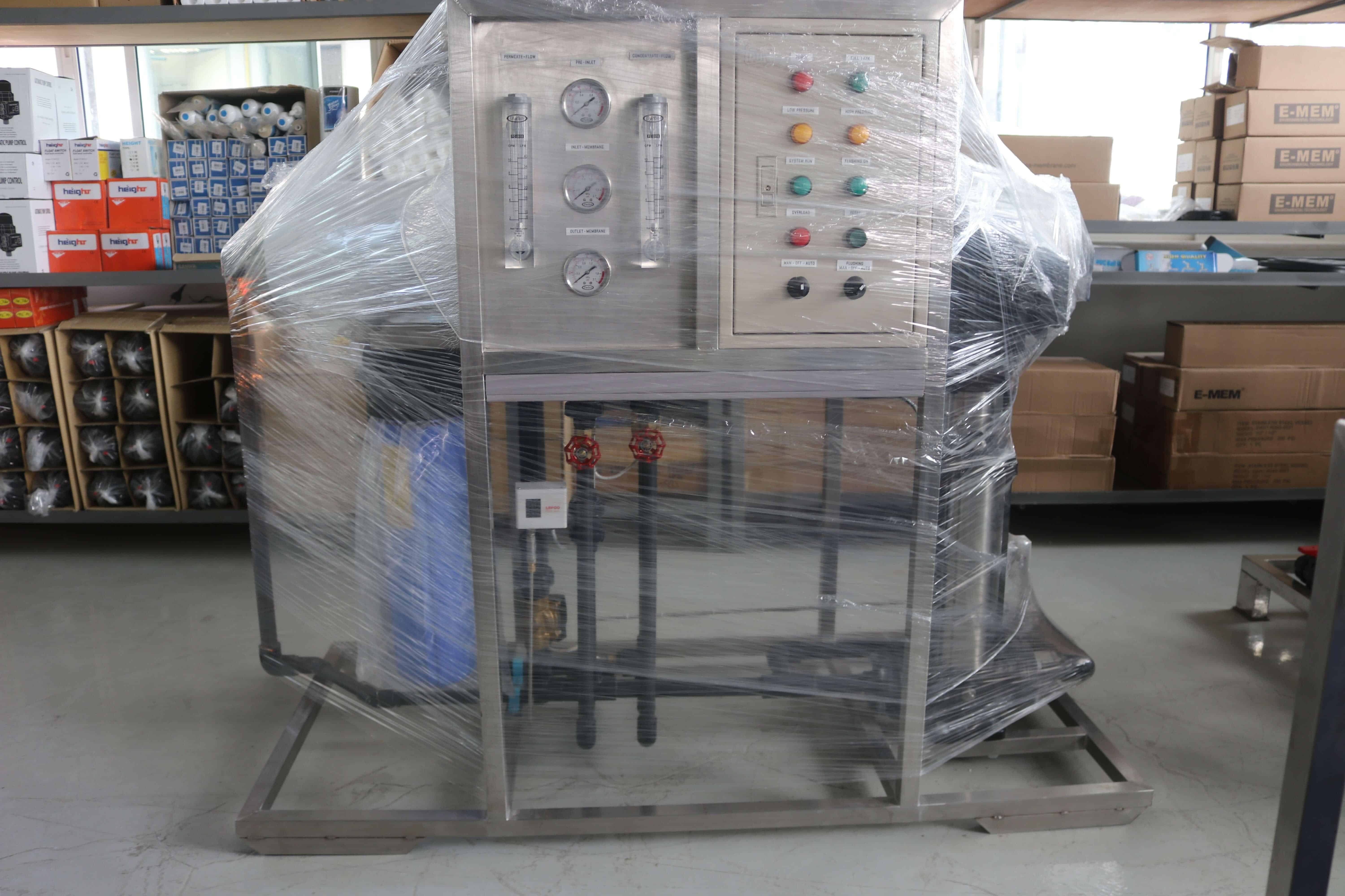 เครื่องกรองน้ำroขนาดกลาง18000ลิตร