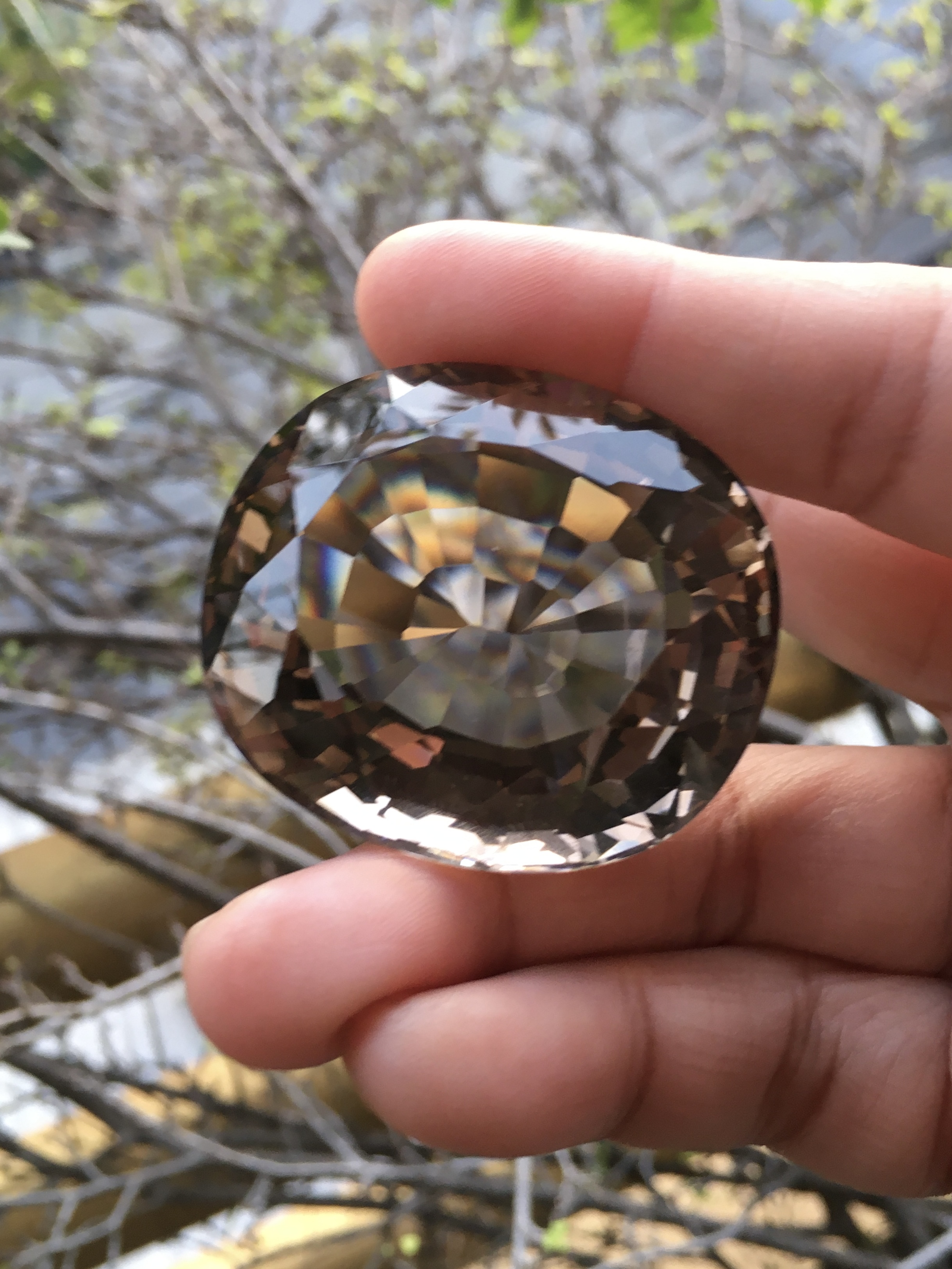 (ไซส์ยักษ์ สวยจัด ) สโมคกี้ควอทซ์ โคลนนิ่ง 208.75 กะรัต พลอยเนื้อควอทซ์สังเคราะห์ สวยเหมือนไร้ที่ติ ไฟดีม๊าก