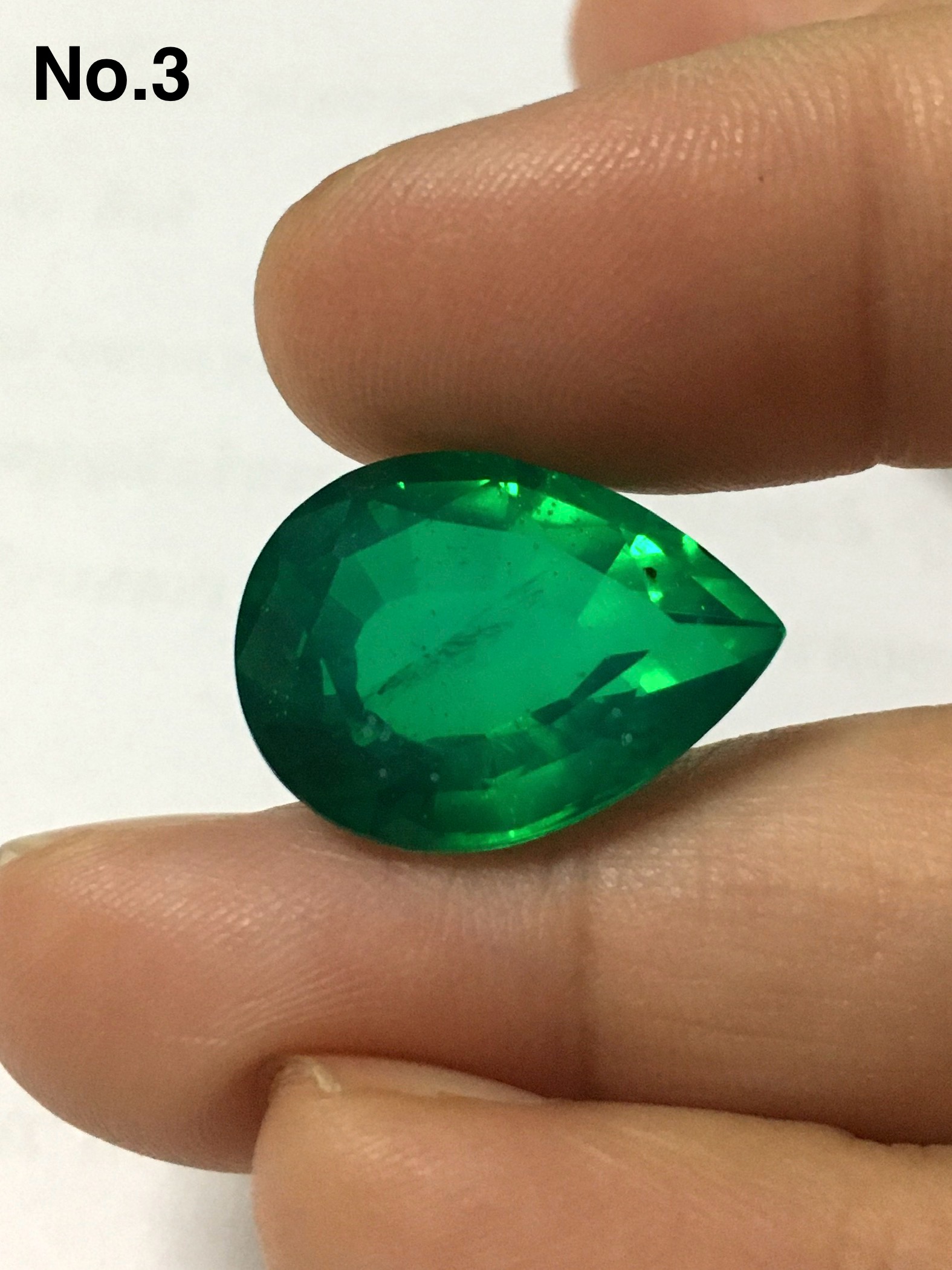 (เริ่มต้น1390 ) มรกต โคลนนิ่ง 2.9 กะรัต เจียรเหลี่ยมมรกต สวยเหมือนของแท้ แม้กระทั่งตำหนิจ้า