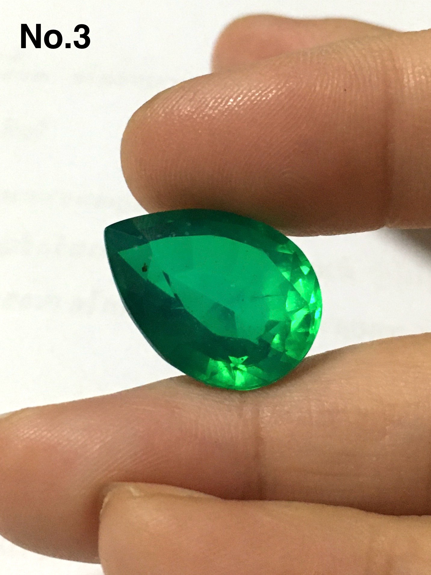 (เริ่มต้น1390 ) มรกต โคลนนิ่ง 2.9 กะรัต เจียรเหลี่ยมมรกต สวยเหมือนของแท้ แม้กระทั่งตำหนิจ้า