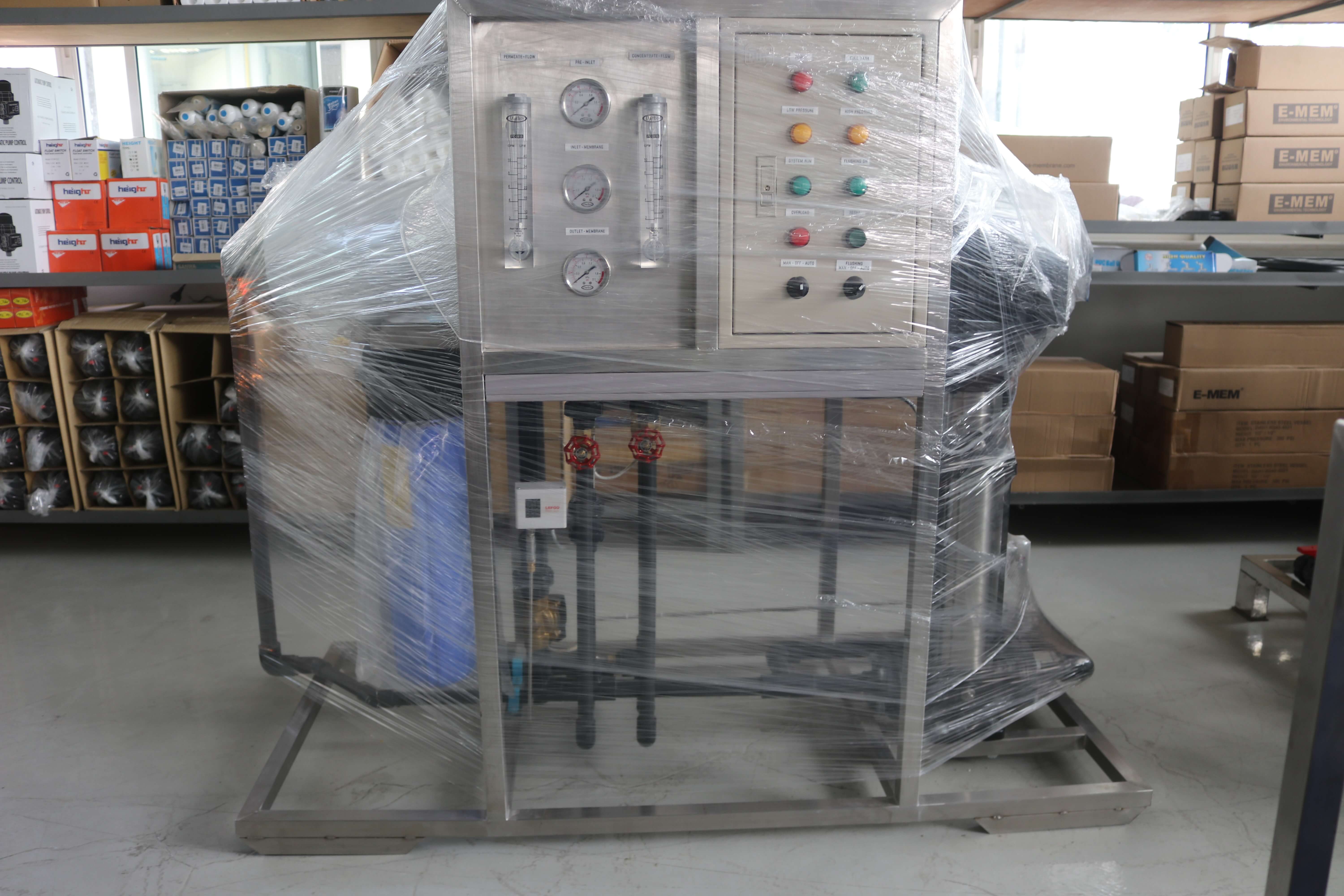 เครื่องกรองน้ำroขนาดกลาง12000ลิตร