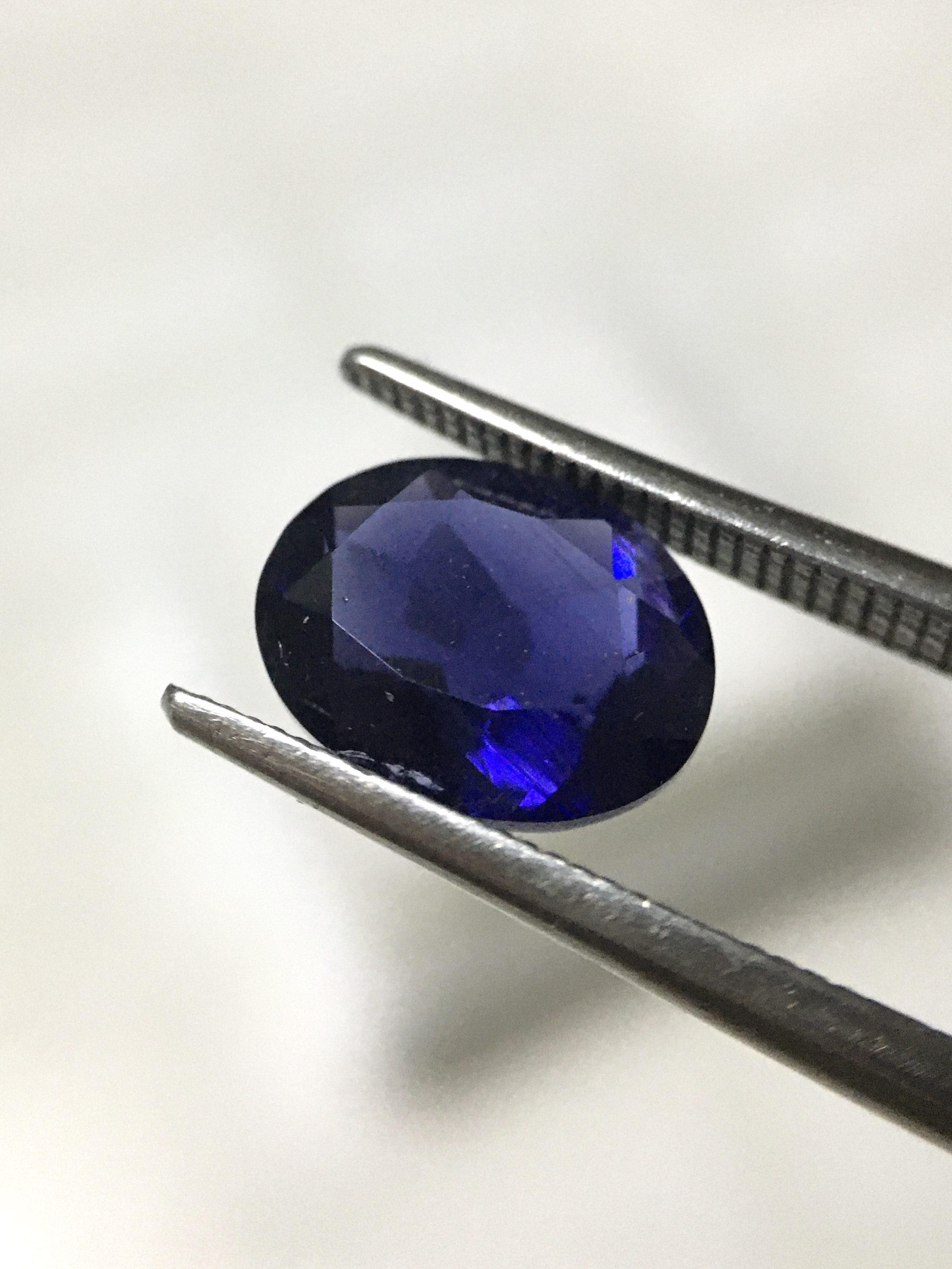 IOLITE ไอโอไลต์ 1.46 กะรัต พลอยแท้ สีน้ำเงินอมม่วง สวยมีเสน่ห์ลึกลับ