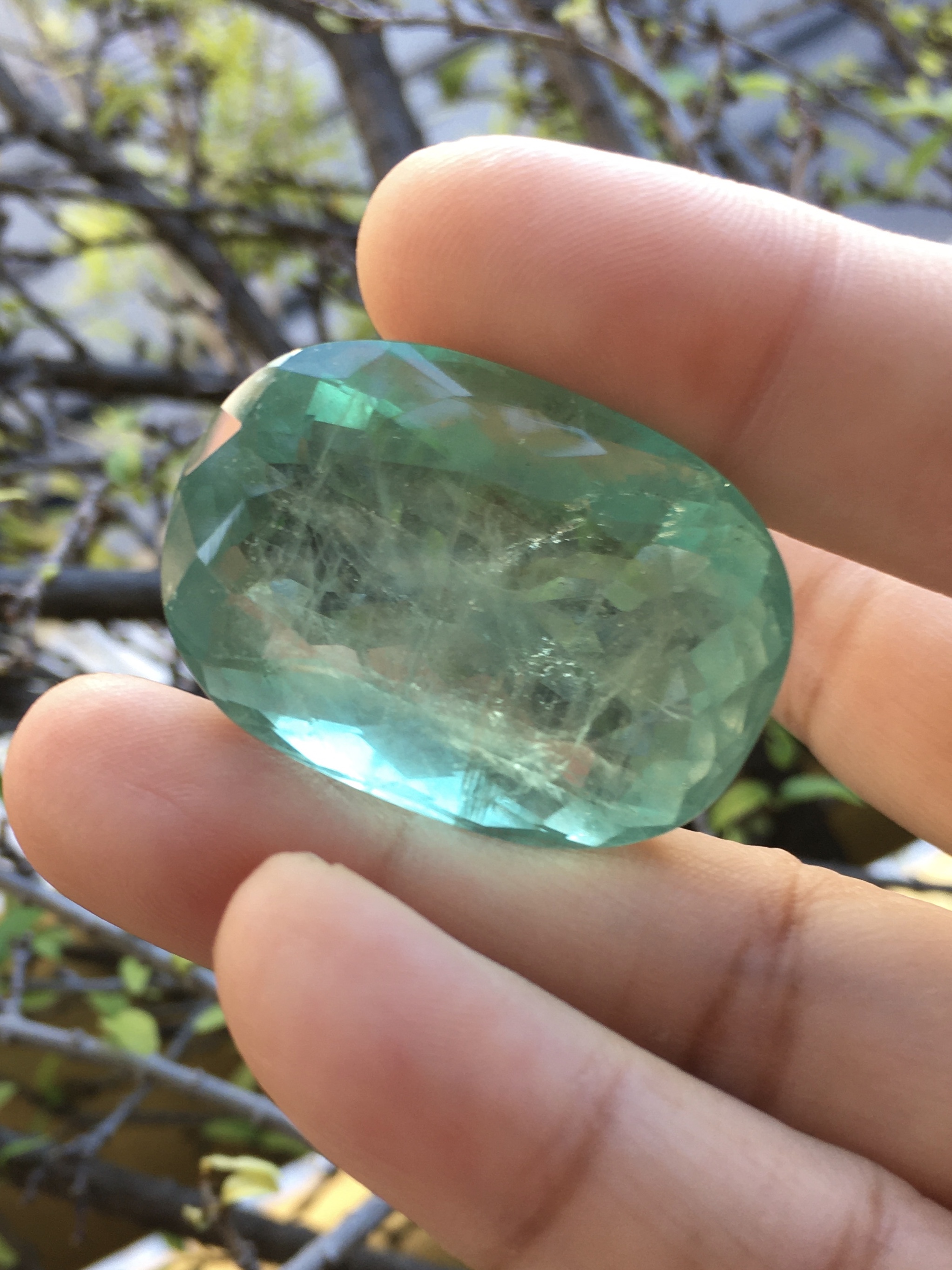 (Big size) FLUORITE ฟลูออไรท์ แท้ 99.7 กะรัต เม็ดโต สีเขียวโทนหวานๆ เนื้อใส ไฟดี มีตำหนิในเนื้อตามธรรมชาติ