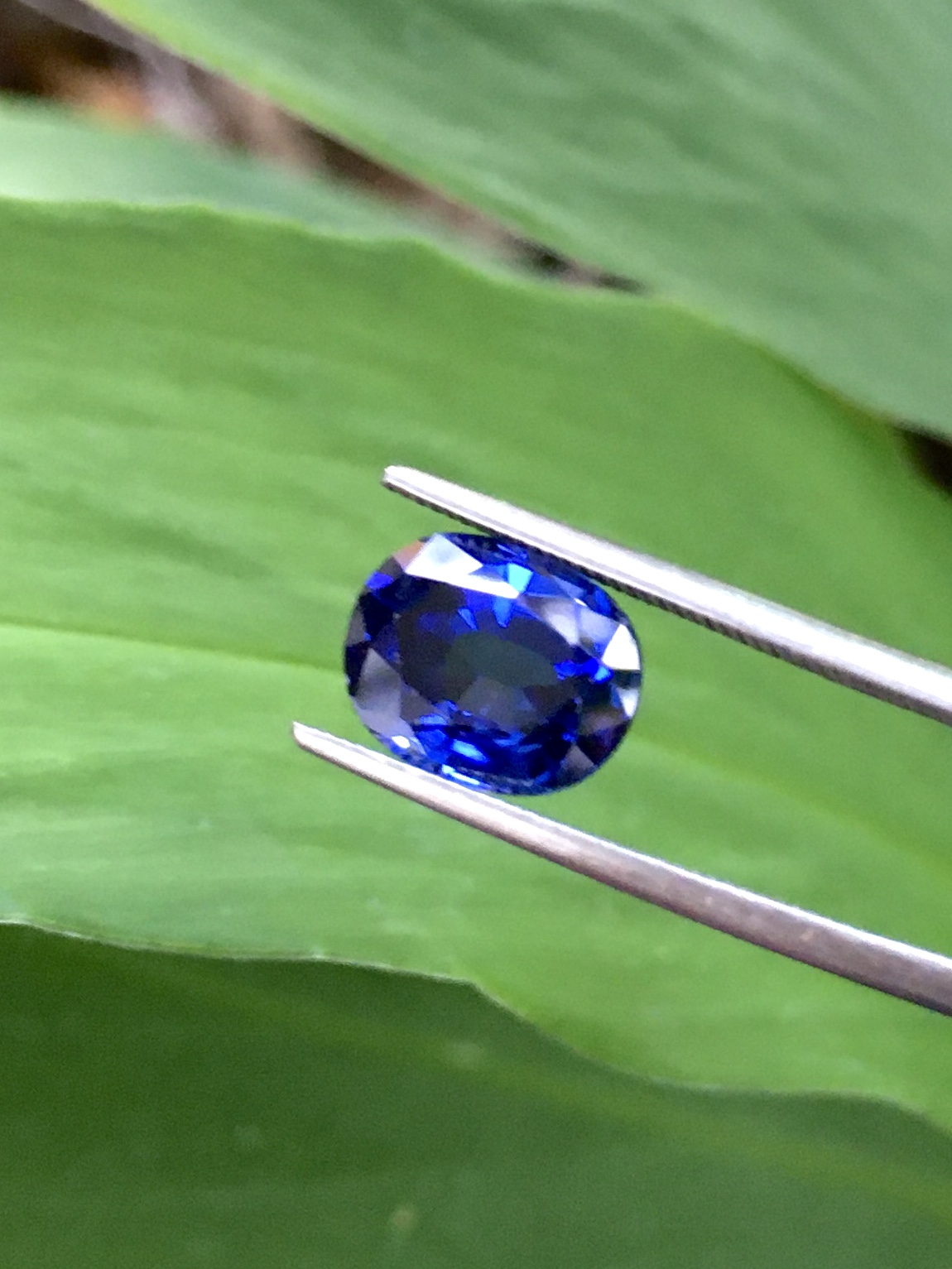 SYNTHETIC BLUE SAPPHIRE ไพลินสังเคราะห์ 2.9 กะรัต สีน้ำเงินกำมะหยี่สวย ขนาดกำลังดี