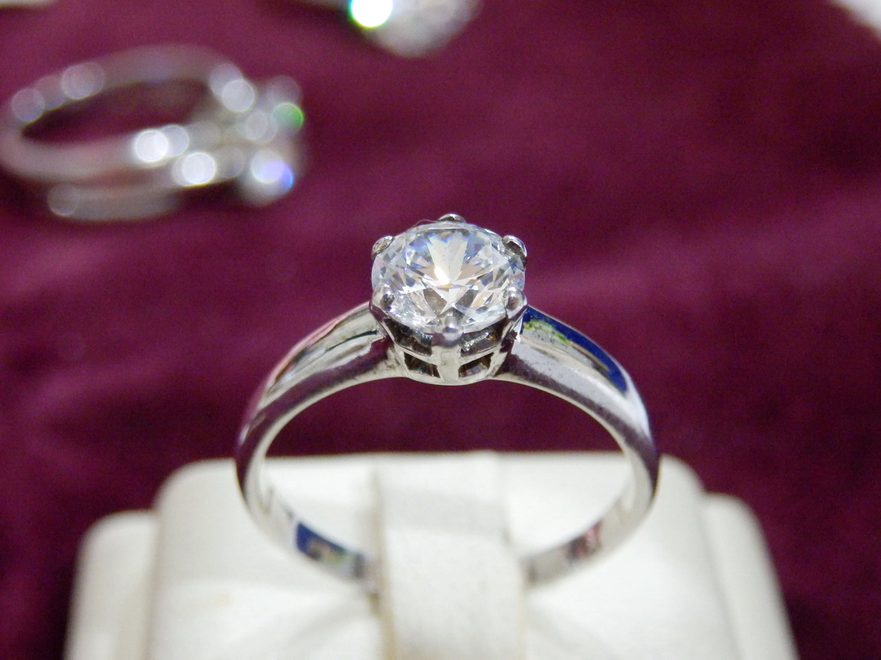 (ลดครึ่งราคา)N129แหวนเพชรชูขนาด 6 มม.น้ำงาม เพชรโคลนนิ่ง สวยเหมือนจริง ราคาเบาหวิว