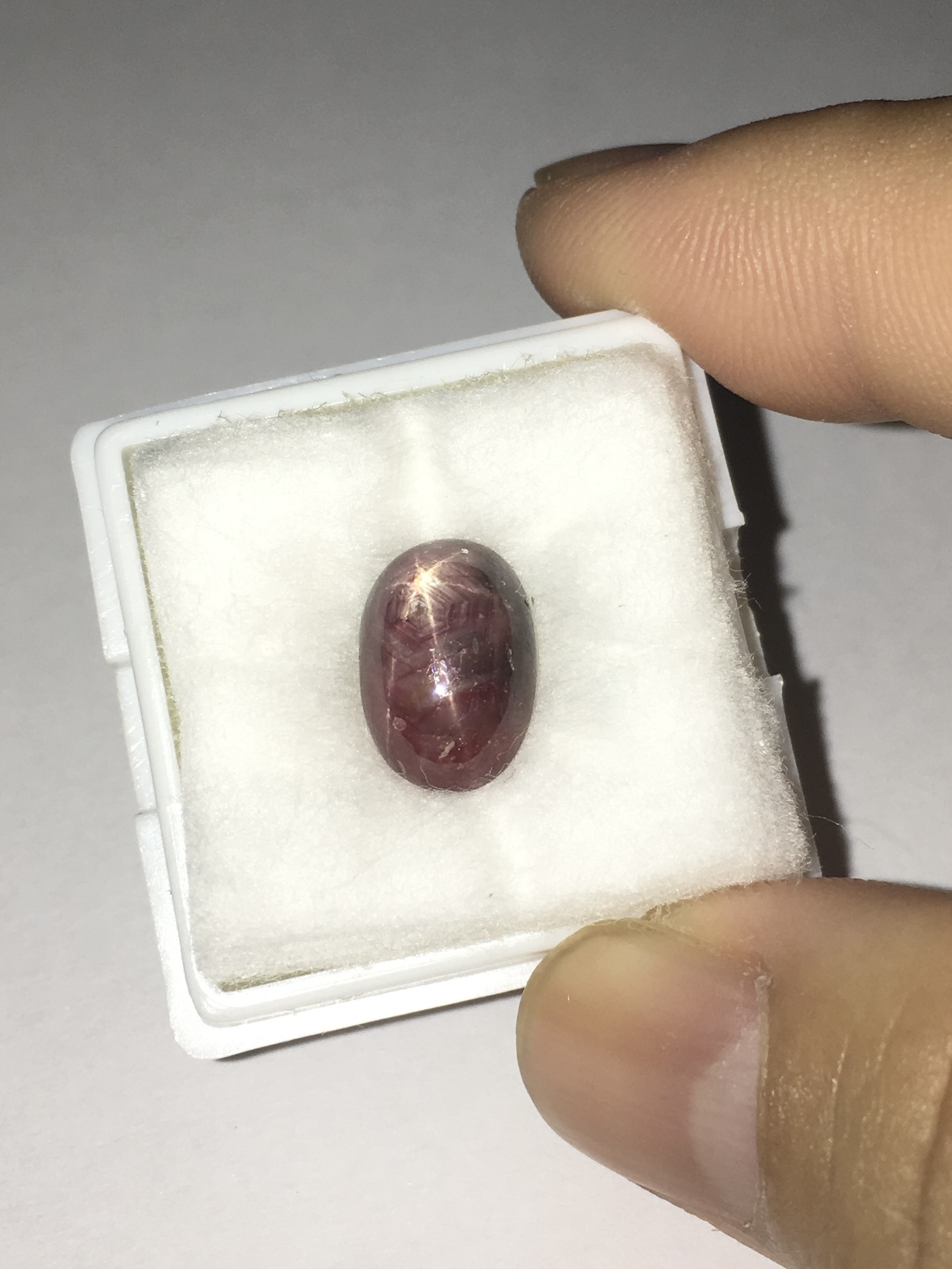 STAR RUBY ทับทิมสตาร์แท้ 4.8 กะรัต สีแดงโทนเข้ม ขาชัด ทรงสวยเหมาะทำแหวน