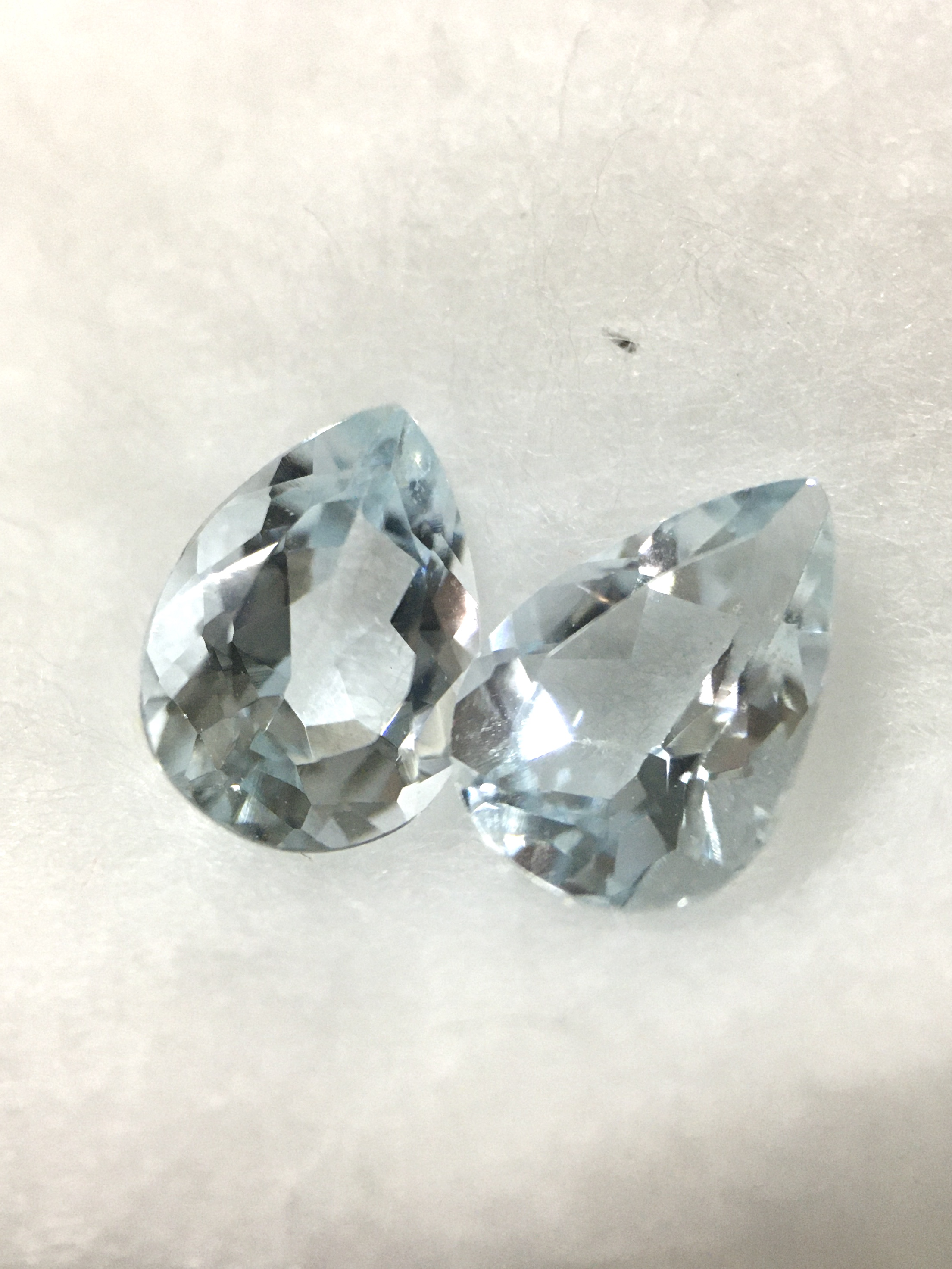 AQUAMARINE อความารีนแท้ 2 เม็ด 1.18 กะรัต ทรงหยดน้ำ เนื้อใส ไฟดี สีฟ้าอ่อนใส หวานม๊าก