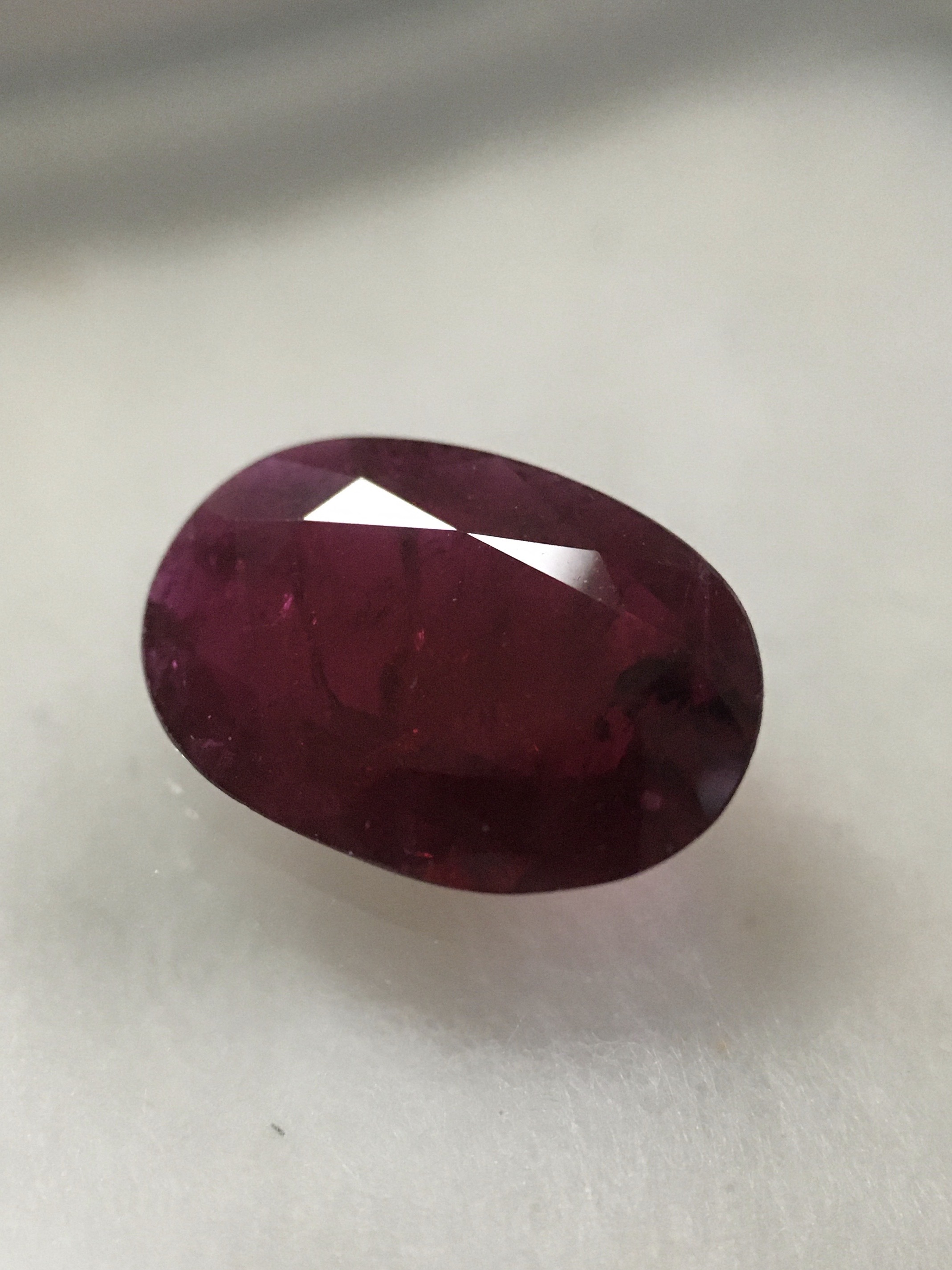 RUBY ทับทิมแท้ 1.51 กะรัต พลอยเนื้อฉ่ำ สีแดงเลือดนก ผิวสวย เหลี่ยมคมกริบ ไฟดีมากค่ะ