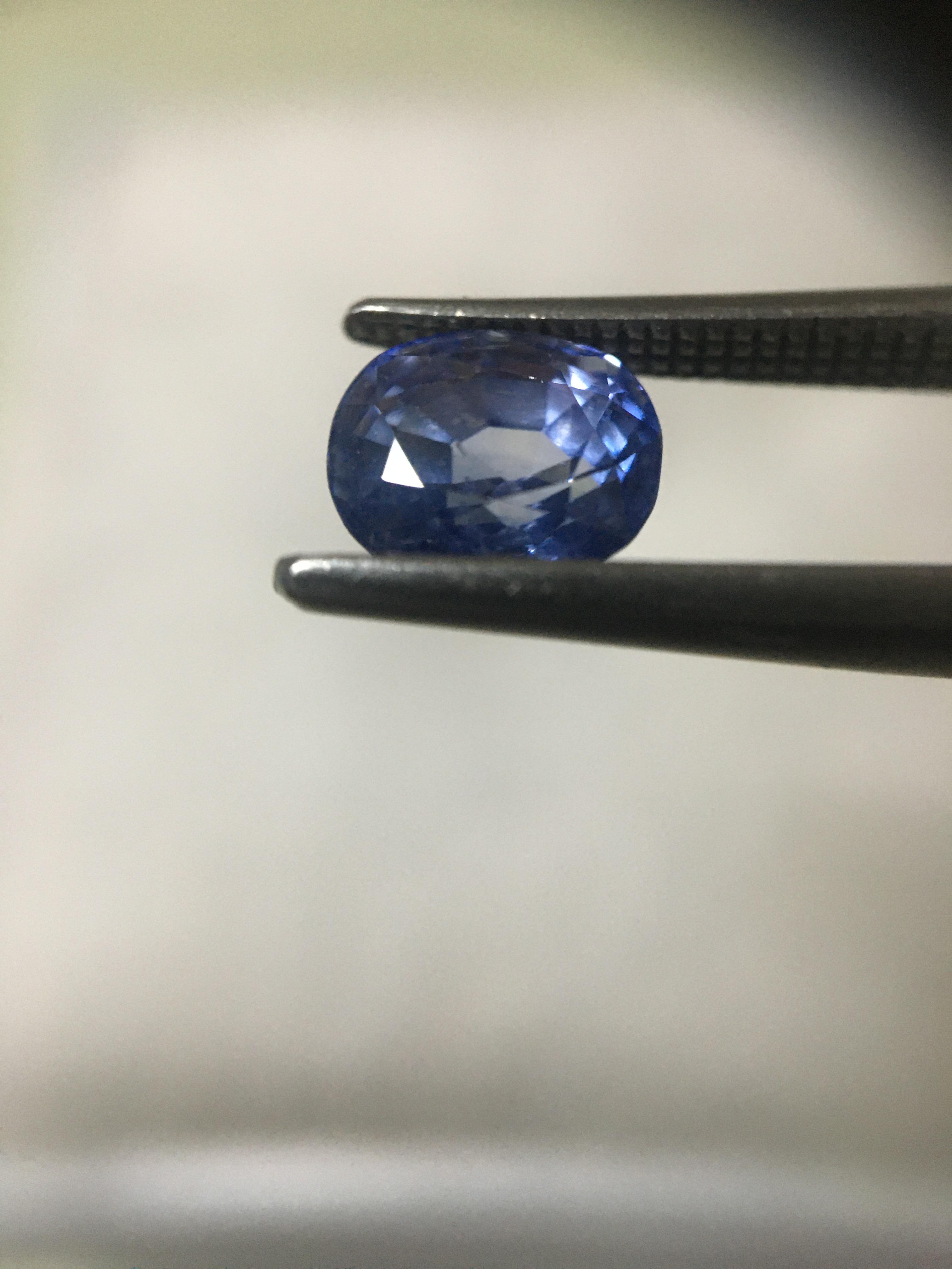 (พิเศษ 3900)ไพลินแท้ 1.3 กะรัต สีสวย น่ารักมากๆค่ะ เนื้อใส ไฟดี ไม่พอใจยินดีคืนเงิน