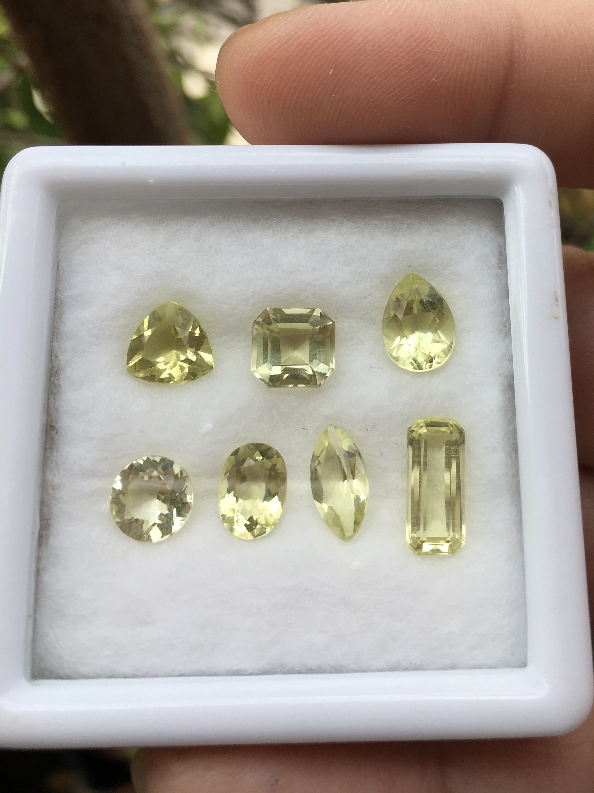 (หวานๆ วาเลนไทน์ เริ่มต้น 129 ) LEMON QUARTZ เลมอนควอทซ์ แท้ 7 เม็ด 7 เชพ สวยน่ารักไฟดีทุกเม็ดจ้า