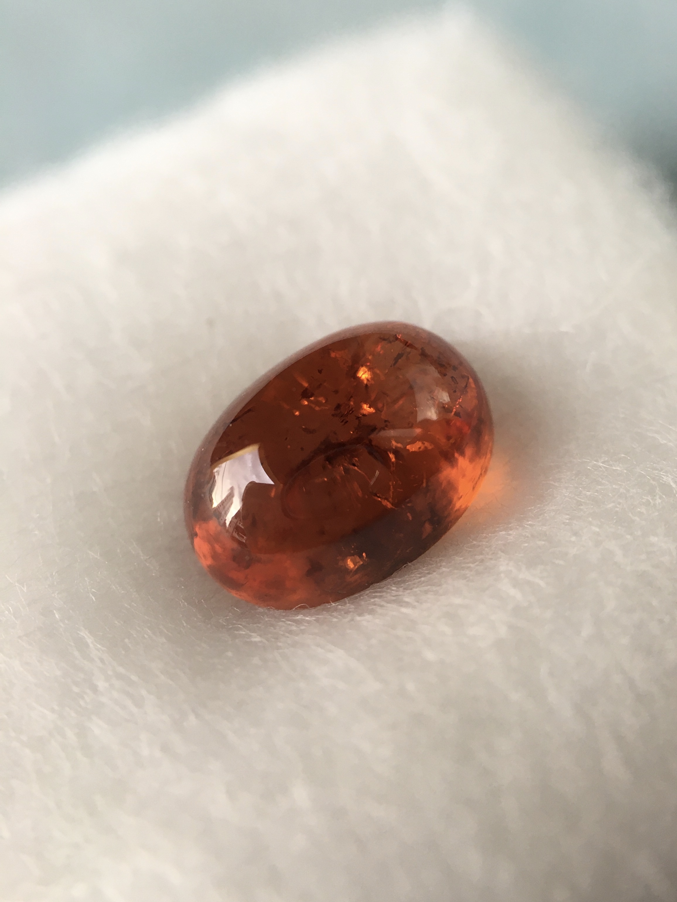 SPESSARTITE สเปซซาไทต์แท้ 2.39 กะรัต พลอยดิบ ธรรมชาติ ไฟดีสีส้มสวย