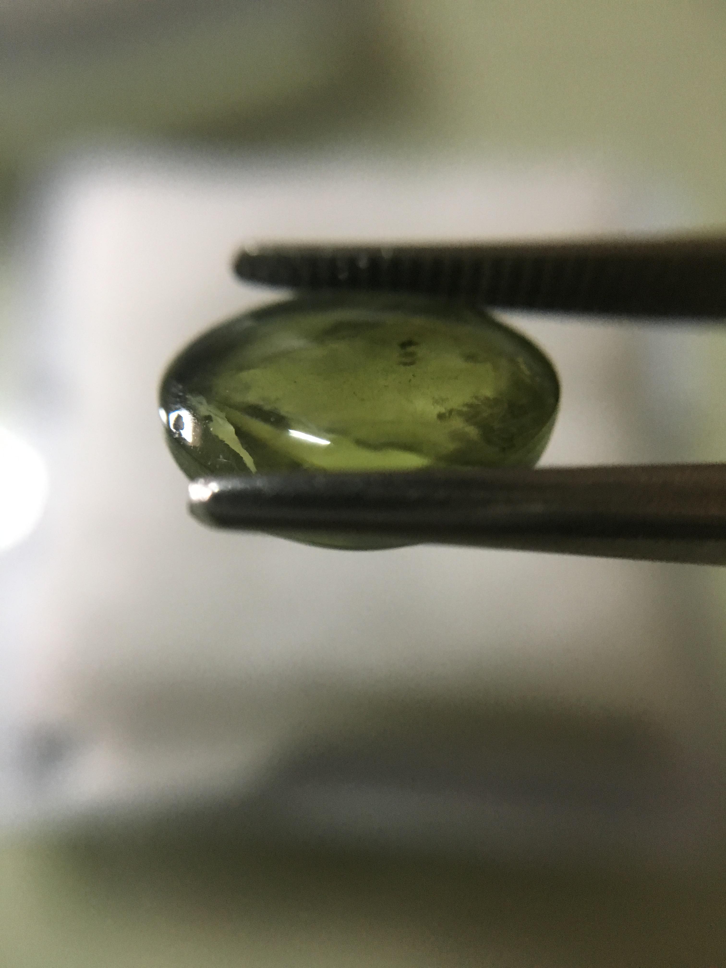 GREEN SAPPHIRE เขียวส่องแท้ 3.52 กะรัต พลอยดิบสวยแปลก น่าสะสมค่ะ