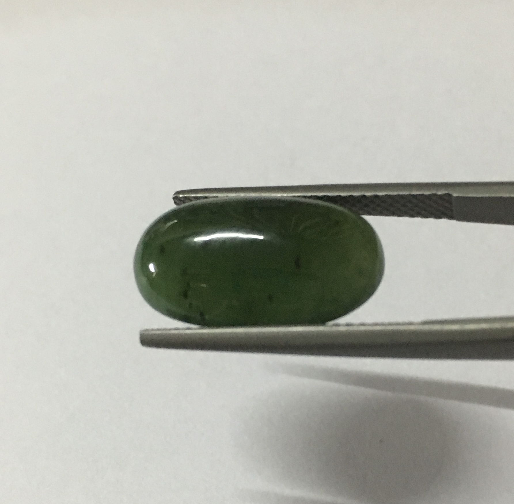 NEPHRITE หยกเนฟไฟรต์ แท้ 8 cts. สีดี เนื้อดี ทรงรียาว อูมสวยมากค่ะ