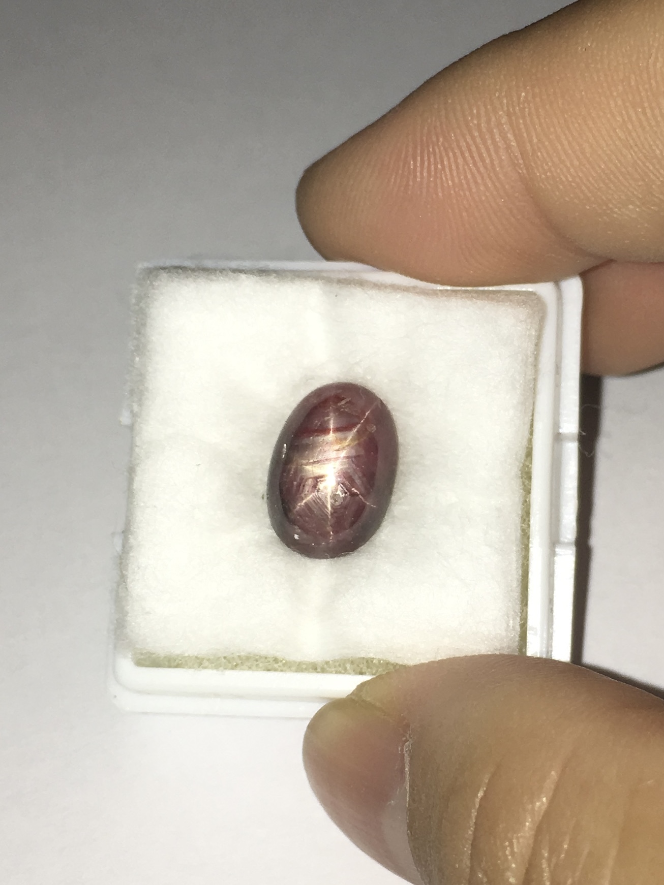 STAR RUBY ทับทิมสตาร์แท้ 4.8 กะรัต สีแดงโทนเข้ม ขาชัด ทรงสวยเหมาะทำแหวน