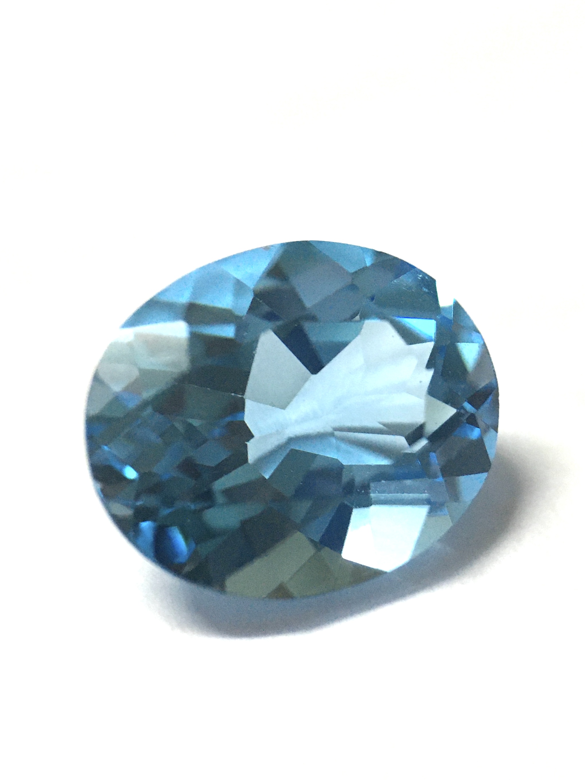 BLUE TOPAZ บลูโทพาซแท้ 4.2 กะรัตสีฟ้าสด เนื้อสวยใส ไฟดีวิบวับสุด