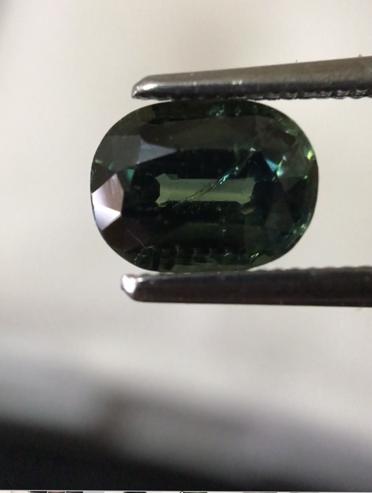 (พิเศษ 1200)พลอยเขียวส่องแท้ 1 กะรัต สีสวย น่ารักมากๆค่ะ เนื้อใส ไฟดี ไม่พอใจยินดีคืนเงิน