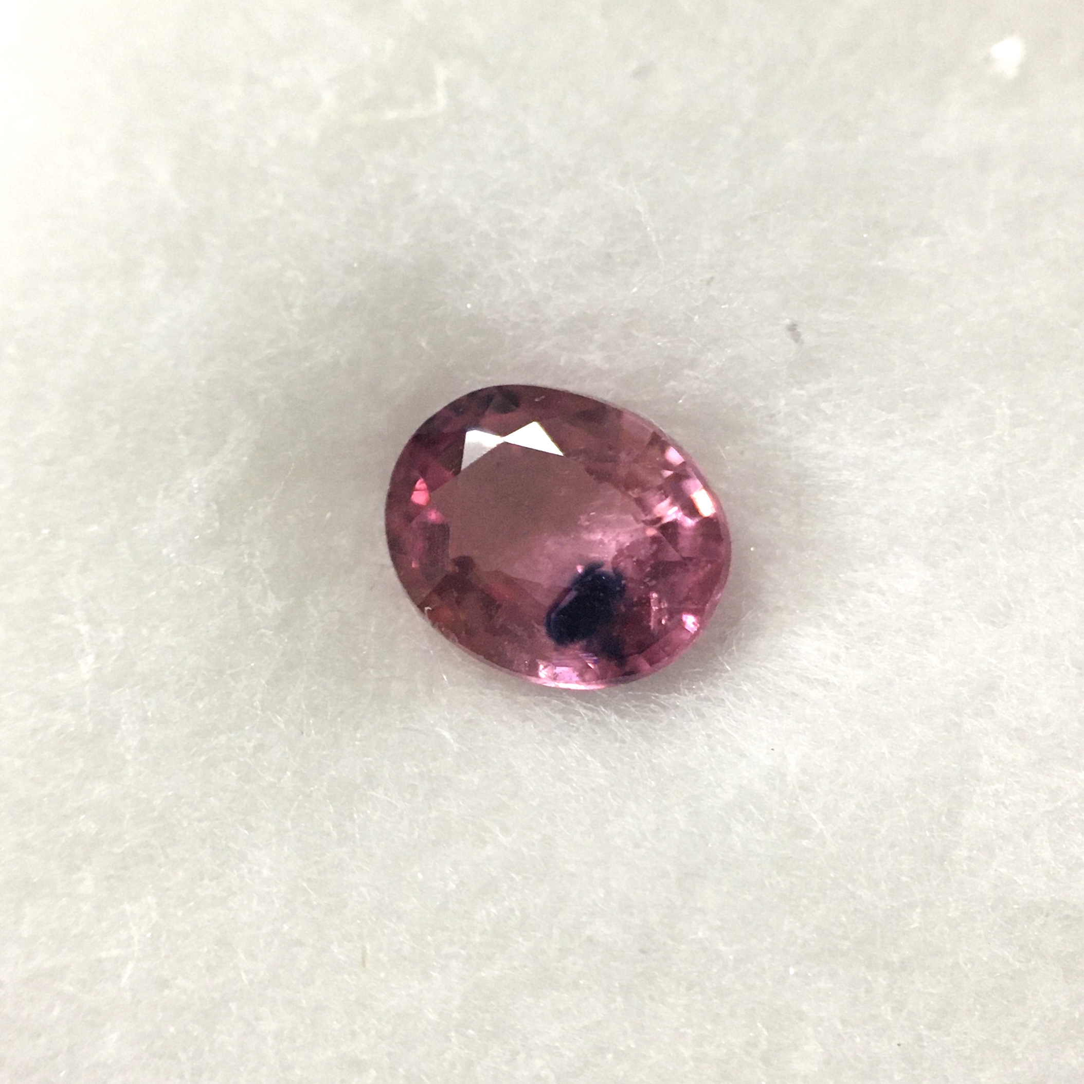 PINK SAPPHIRE พิ๊งค์แซฟไฟร์แท้ 0.54 กะรัต พลอยเนื้อใส สีสวย มีตำหนิเฉพาะตัว สำหรับสายสะสมของสวยแปลก