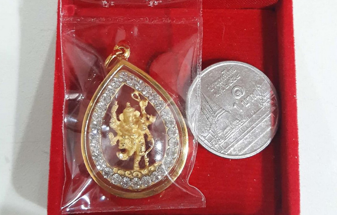 (ลดแรง พระเลี่ยมทองแท้)พระพิฆเณศ เลี่ยมทองแท้ ล้อมเพชรสวิส ใส่สวย เสริมราศี