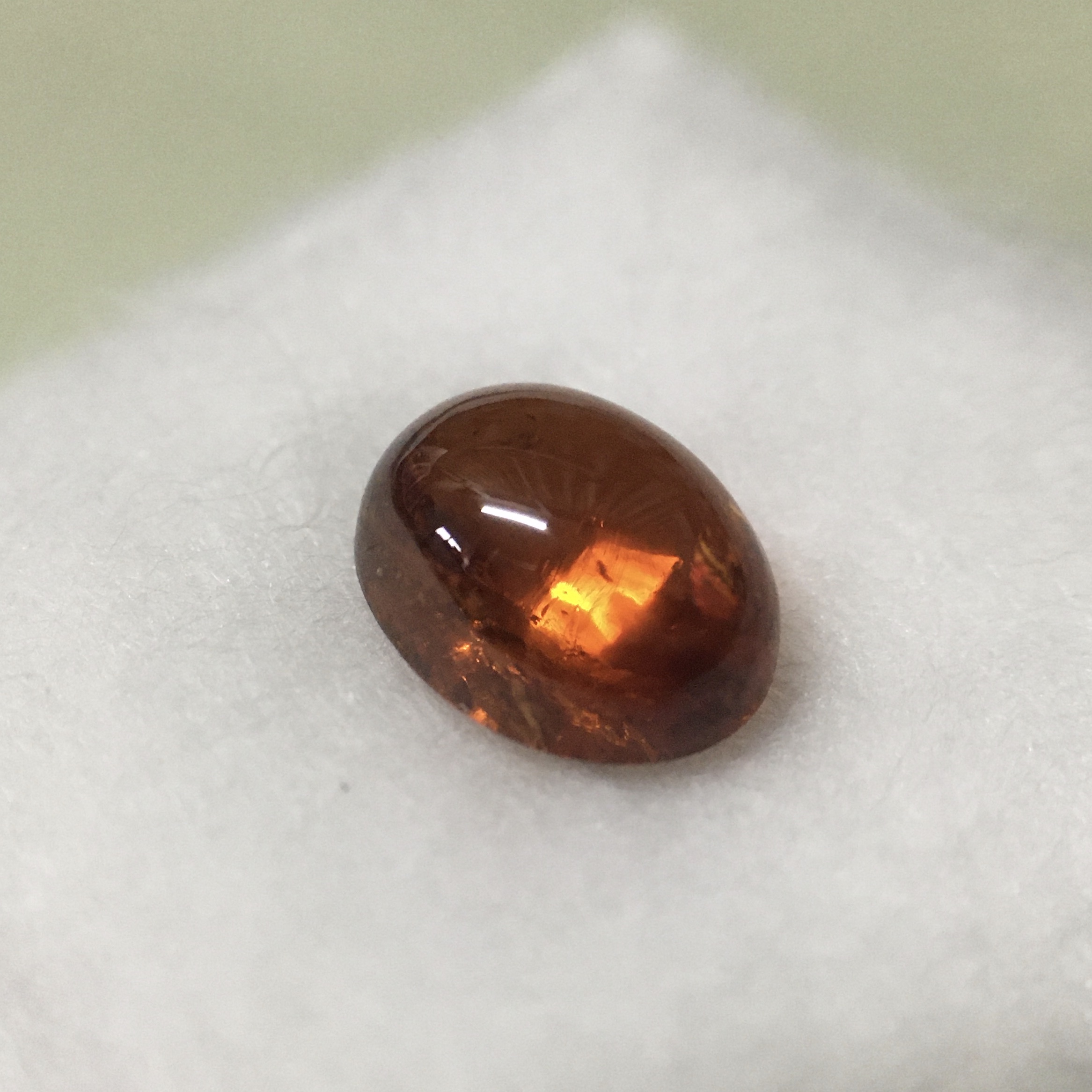 SPESSARTITE สเปซซาไทต์แท้ 2.39 กะรัต พลอยดิบ ธรรมชาติ ไฟดีสีส้มสวย