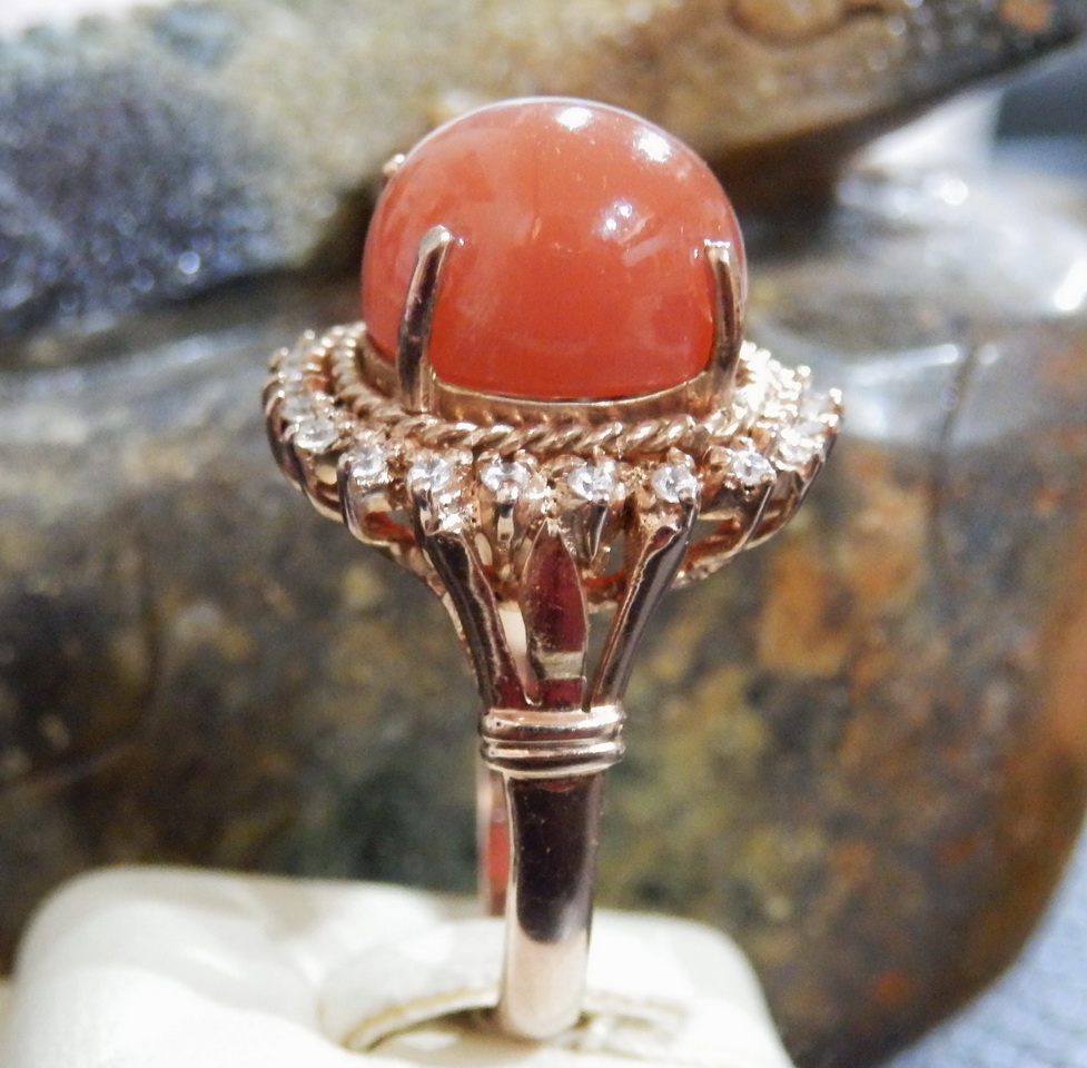 n220แหวนมูนสโตนล้อมเพชรพิ๊งโกลด์ สวย หวานมากๆค่ะ