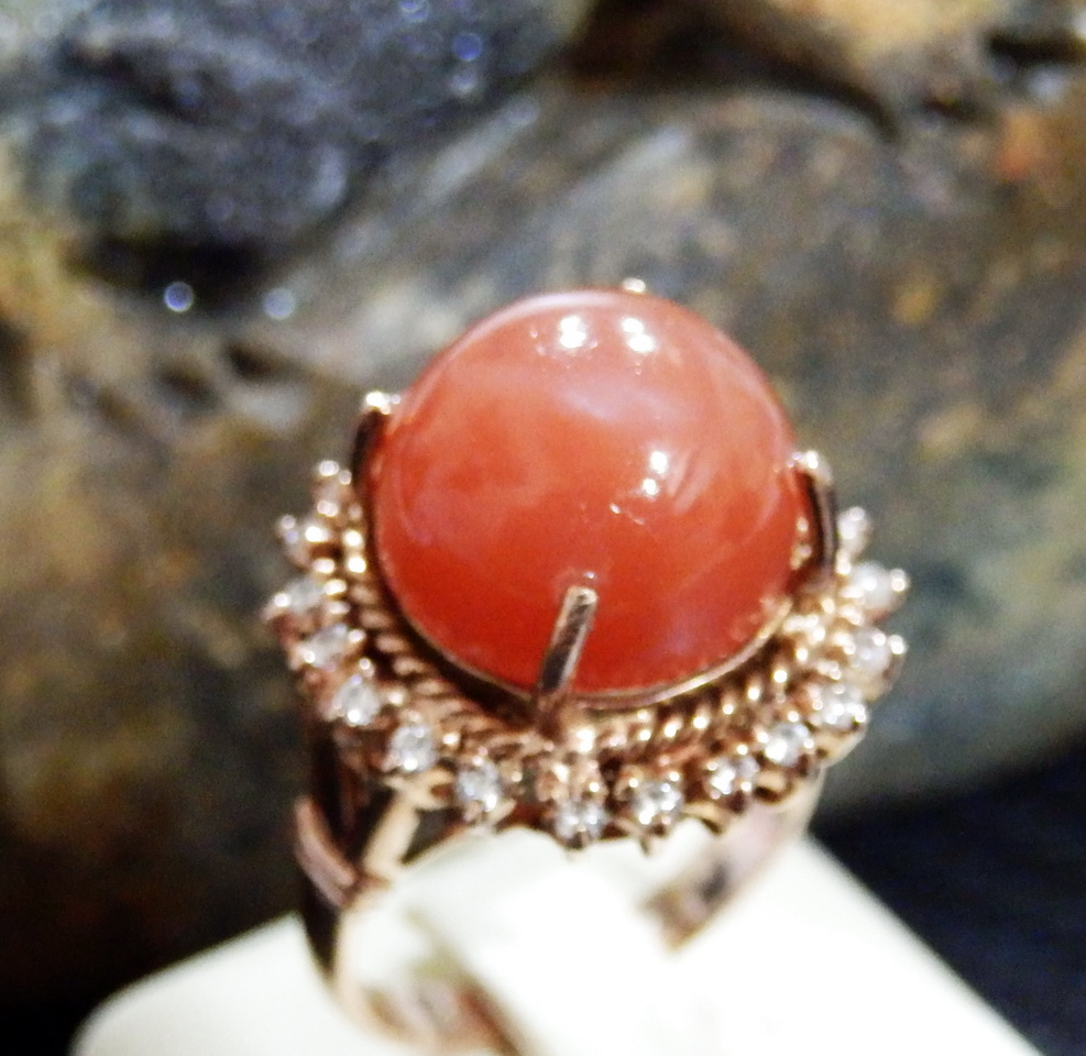 n220แหวนมูนสโตนล้อมเพชรพิ๊งโกลด์ สวย หวานมากๆค่ะ