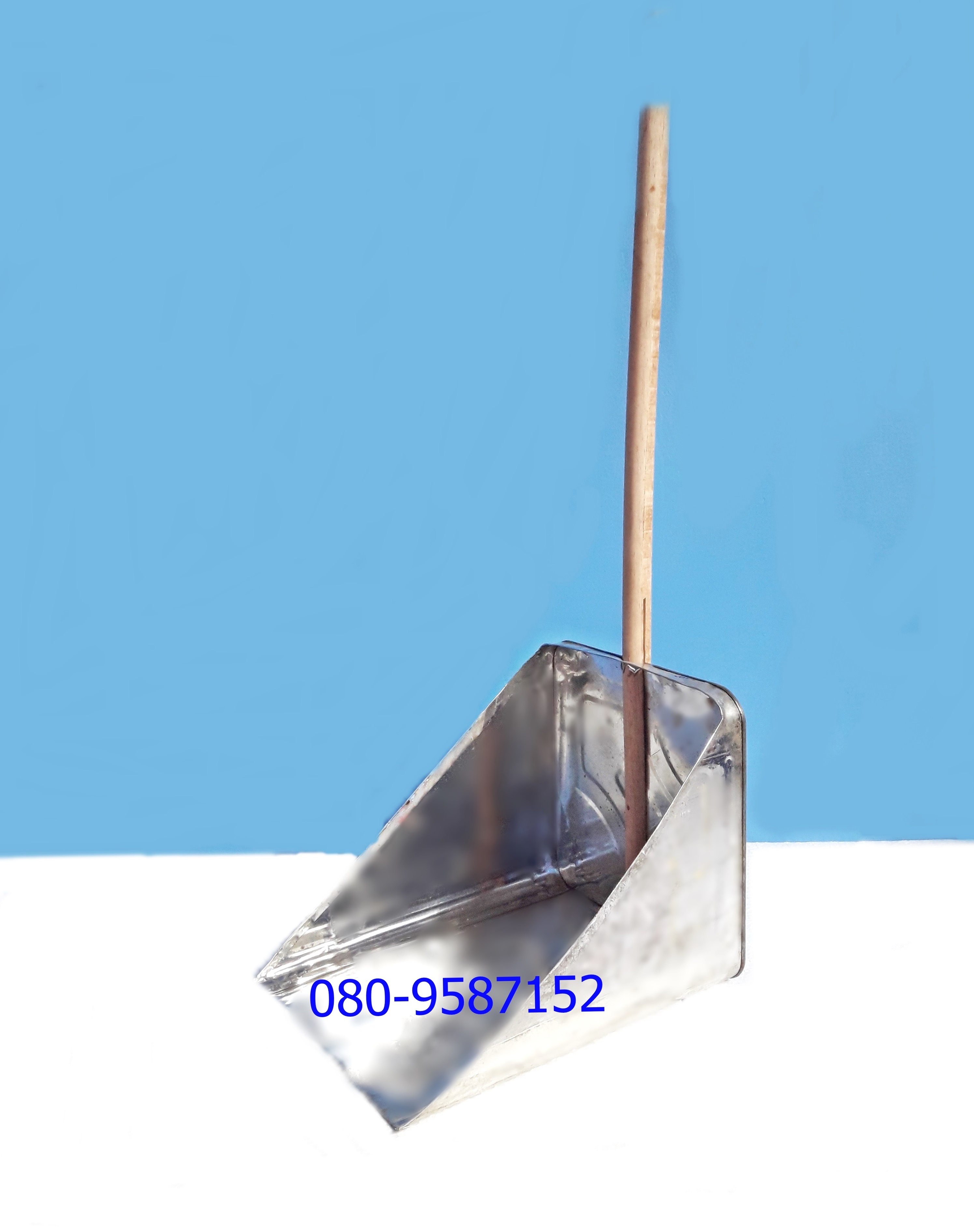 ที่ตักขยะ-สังกะสี ด้ามไม้