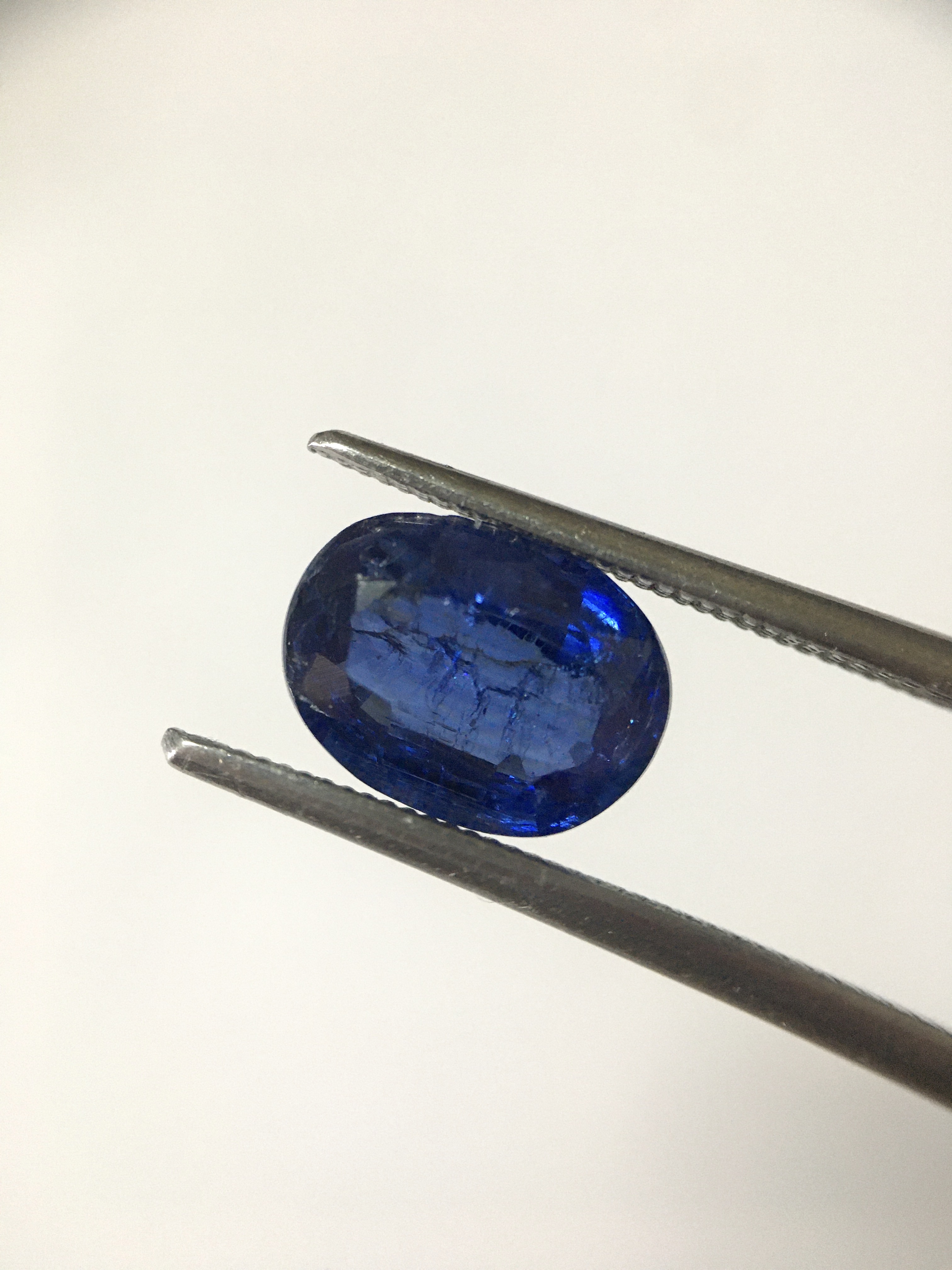 KYANITE ไคยาไนต์ แท้ 1.9 กะรัต พลอยดิบธรรมชาติ สีสดจัด ไฟดี ติดรุ้งเต็มเม็ด สวยมีเสน่ห์ น่าสะสม