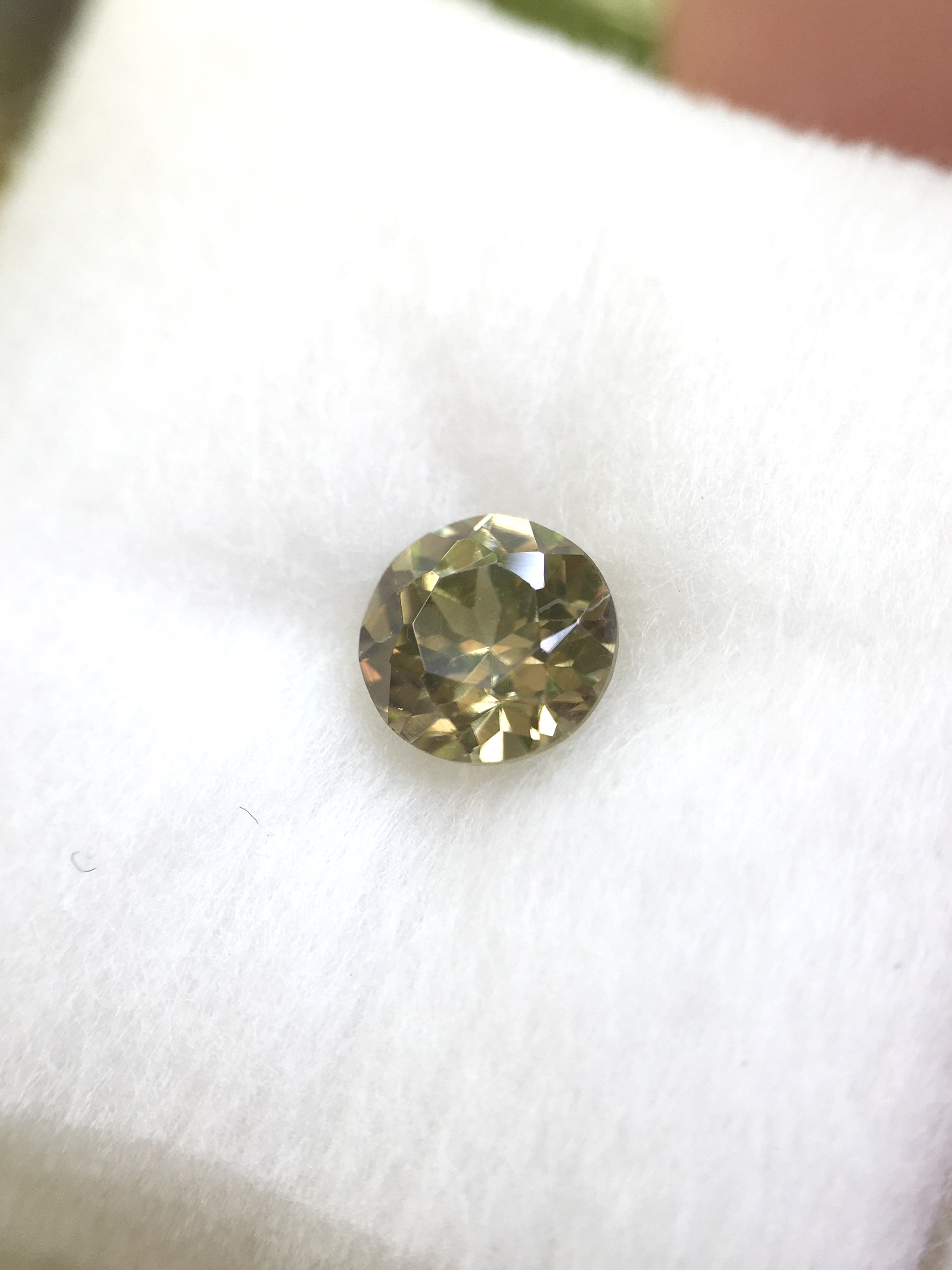 MALI GARNET มาลี การ์เนตแท้ 0.78 กะรัต พลอยดิบ เนื้อสะอาด ไฟดี สีสวยมีเสน่ห์
