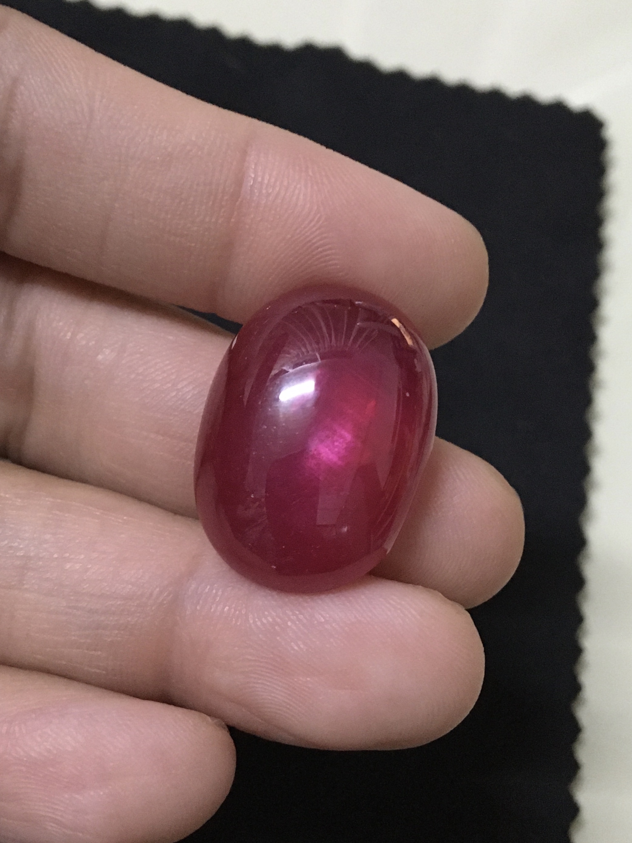 (New arrival)ทับทิมแท้ หลังเบี้ย เม็ดโต 41 กะรัต สีแดงอมชมพูหวานมาก มีปุยเพิ่มเสน่ห์ด้วยจ้า ไม่พอใจยินดีคืนเงิน