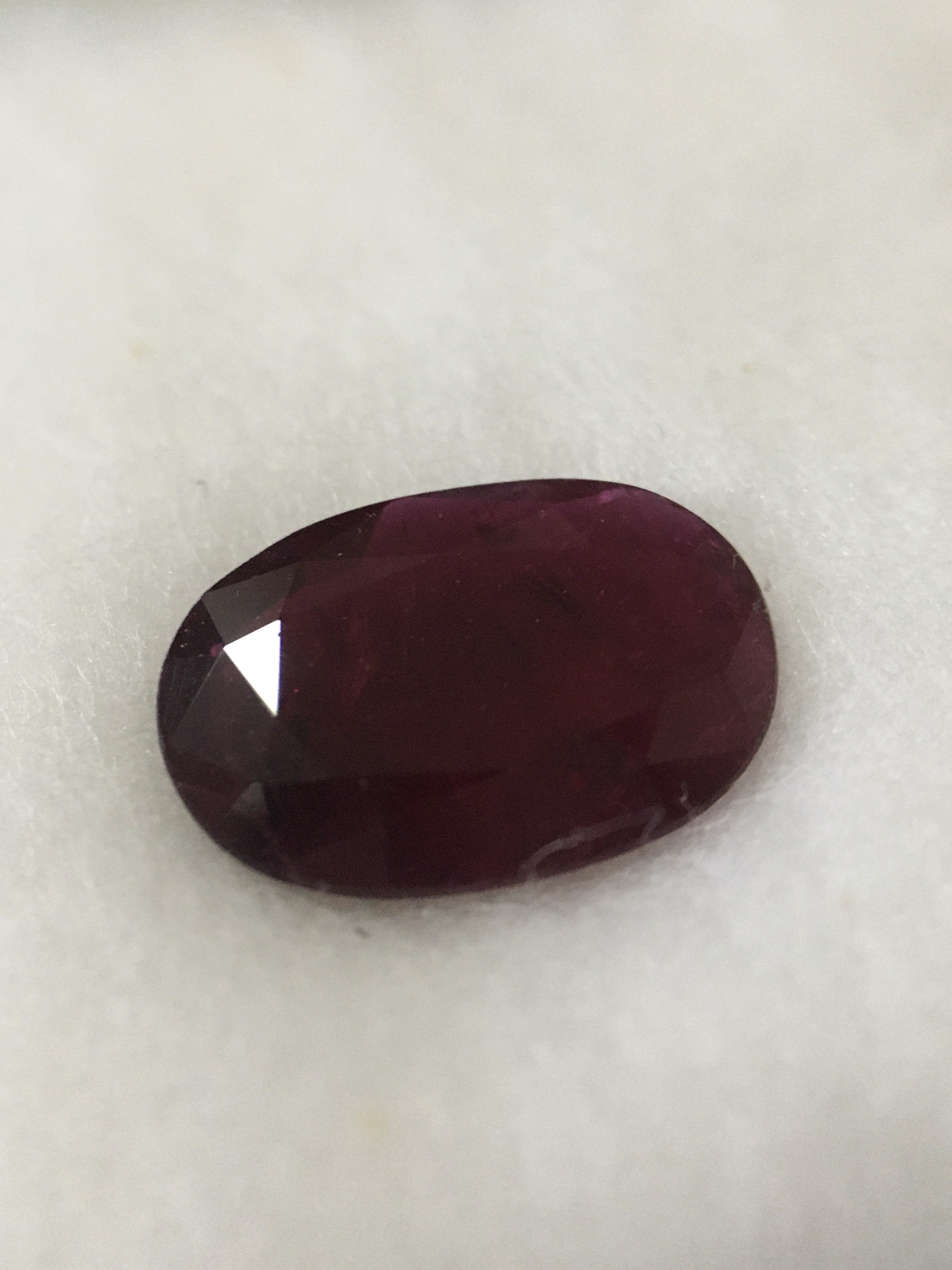 RUBY ทับทิมแท้ 1.51 กะรัต พลอยเนื้อฉ่ำ สีแดงเลือดนก ผิวสวย เหลี่ยมคมกริบ ไฟดีมากค่ะ