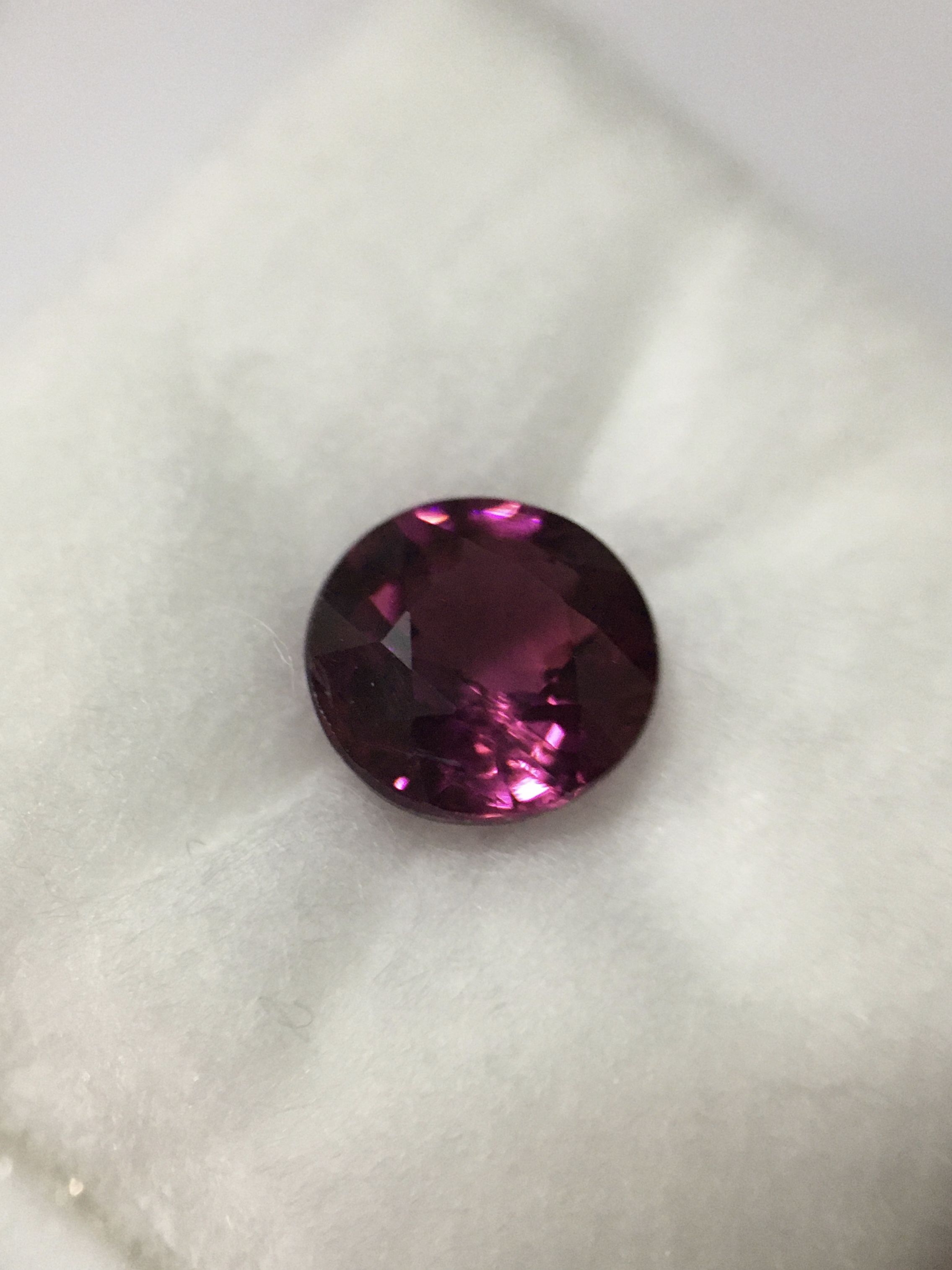 RHODOLITE โรโดไลท์ แท้ 1.61 กะรัต พลอยดิบสีม่วงจัด สวยลึก มีเสน่ห์มากๆค่ะ