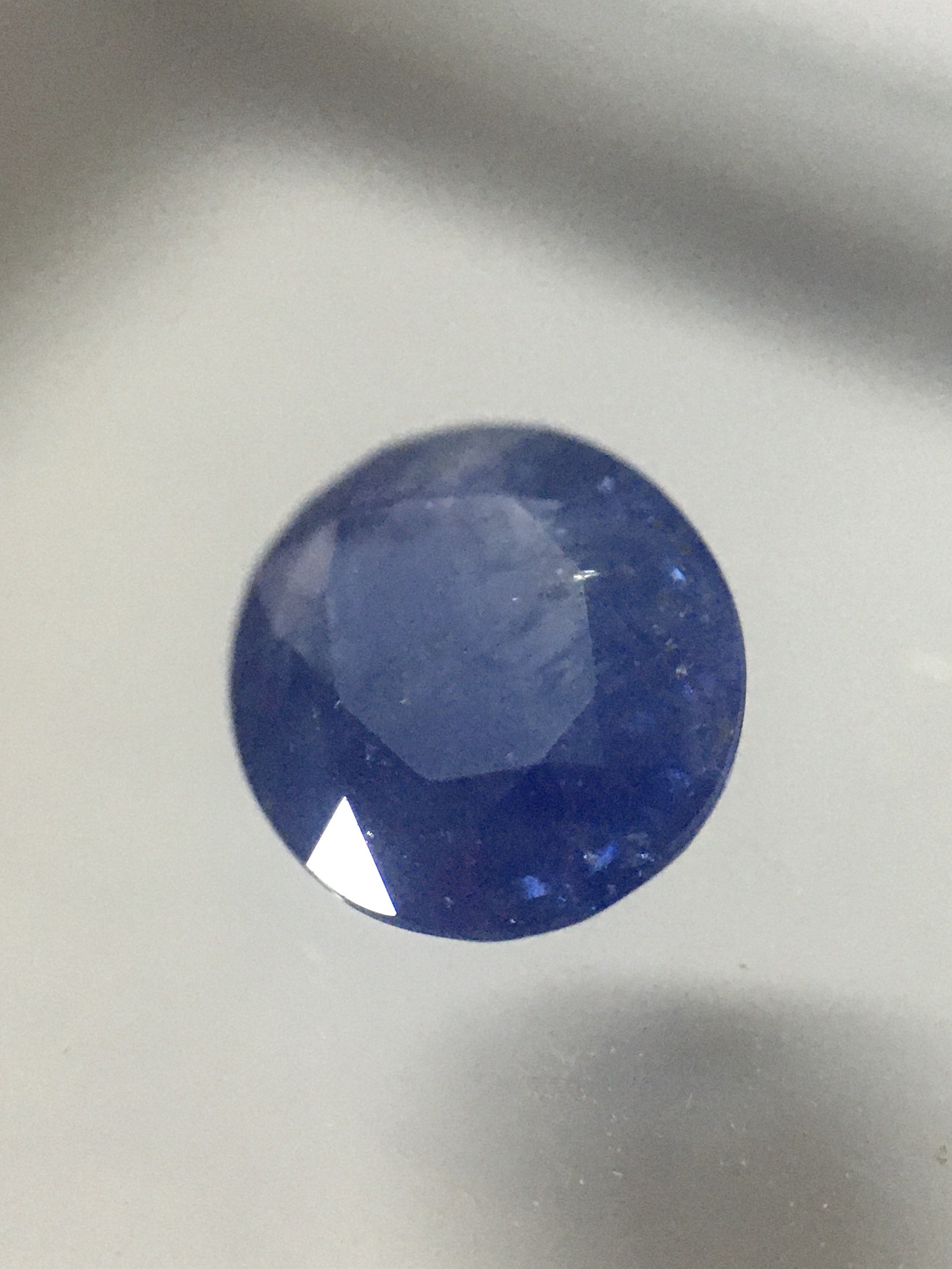 (990 เท่านั้น)ไพลินแท้ 1.5 กะรัต เนื้อแก้ว สีดี เหมาะสำหรับทำแหวนคุณผู้หญิง ไม่พอใจยินดีคืนเงิน