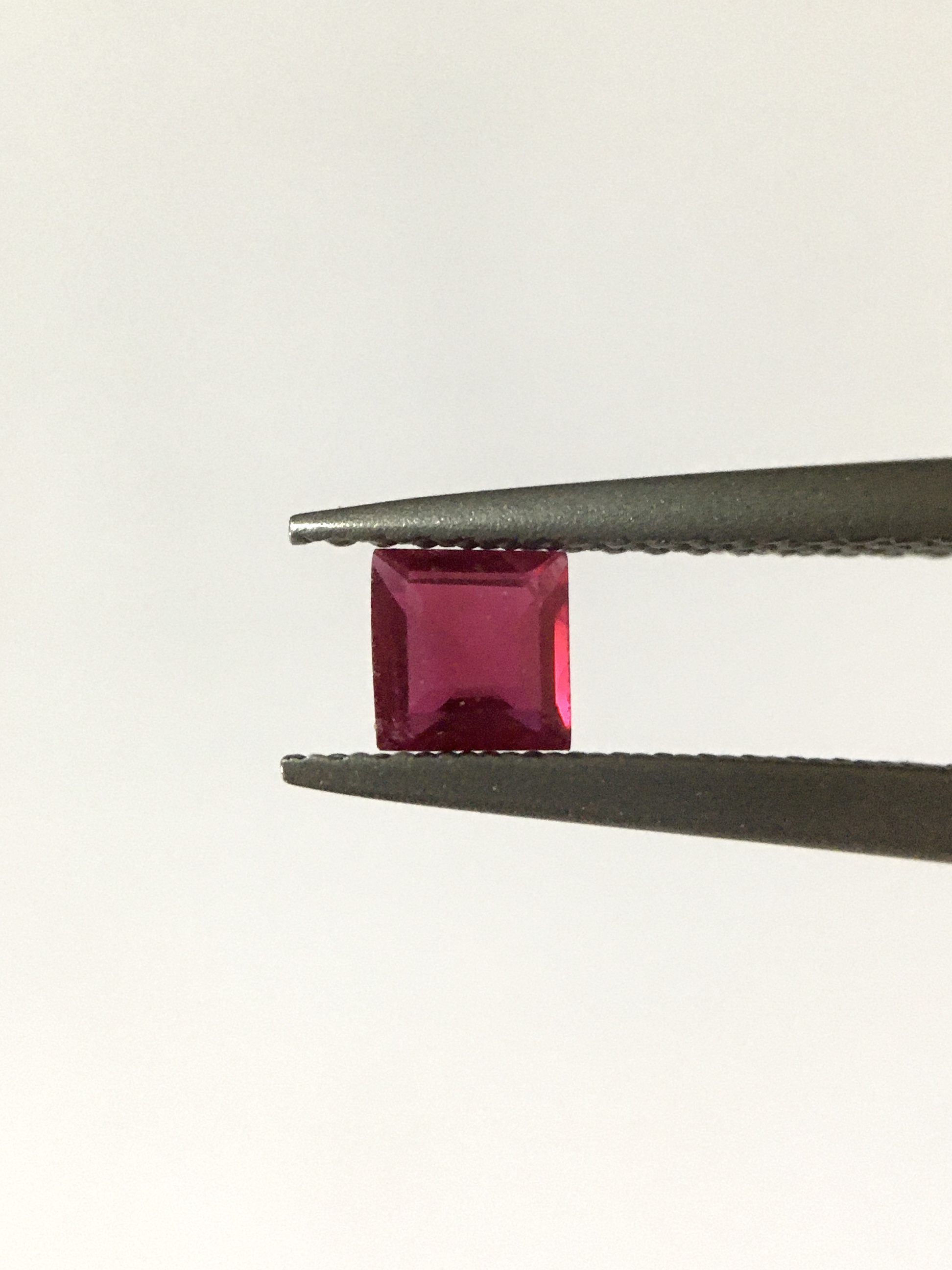 (มาใหม่ค่ะ) ทับทิมแท้ 0.11 กะรัต พลอยพม่าเผาเก่า สีจัด เม็ดเล็กแบบมินิมอลสุดๆ พลอยสวยน่าสะสม ปล.เม็ดเล็กจริงๆนะ