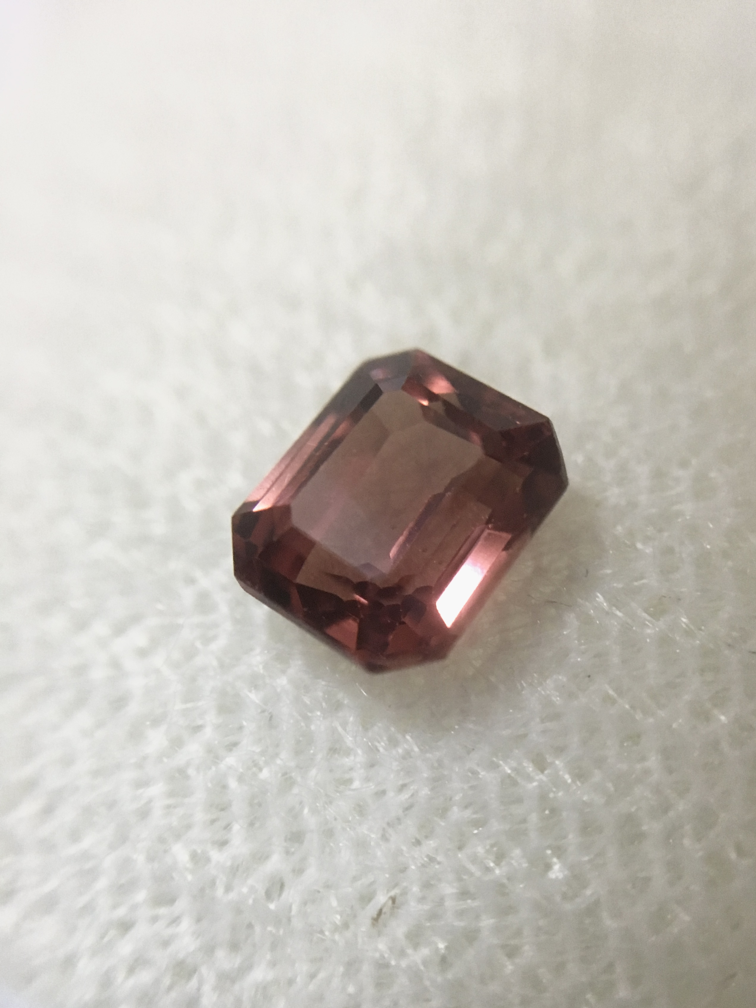 MALAYA GARNET โกเมนแท้ 1.18 กะรัต พลอยดิบ สีชมพูอมส้ม เนื้อสะอาด ไฟดี สีหวานน่ารักม๊าก