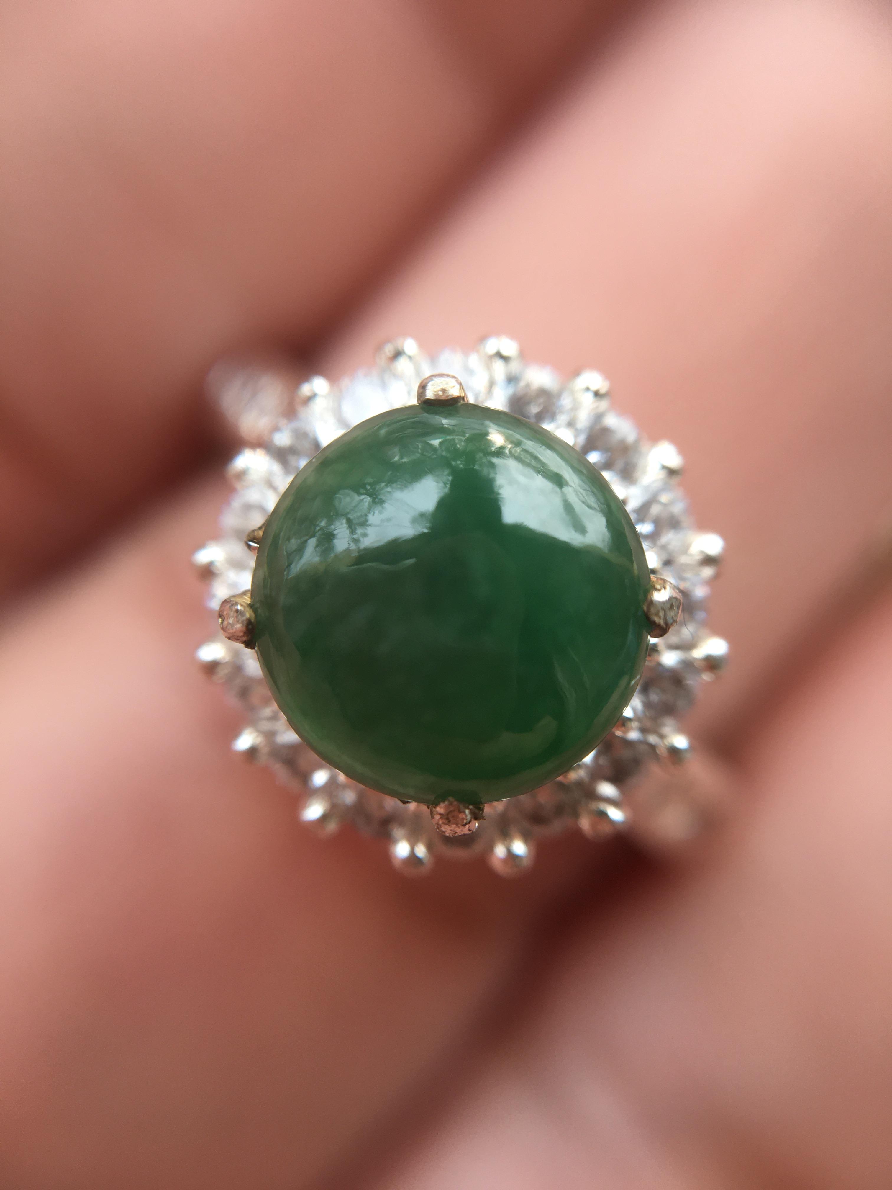 JADE แหวนหยกแท้ ทรงกลม 8 มม. หยกพม่า ไทป์ เอ พร้อมตัวเรือนล้อมเพชรczเกรดดี พร้อมใช้งาน