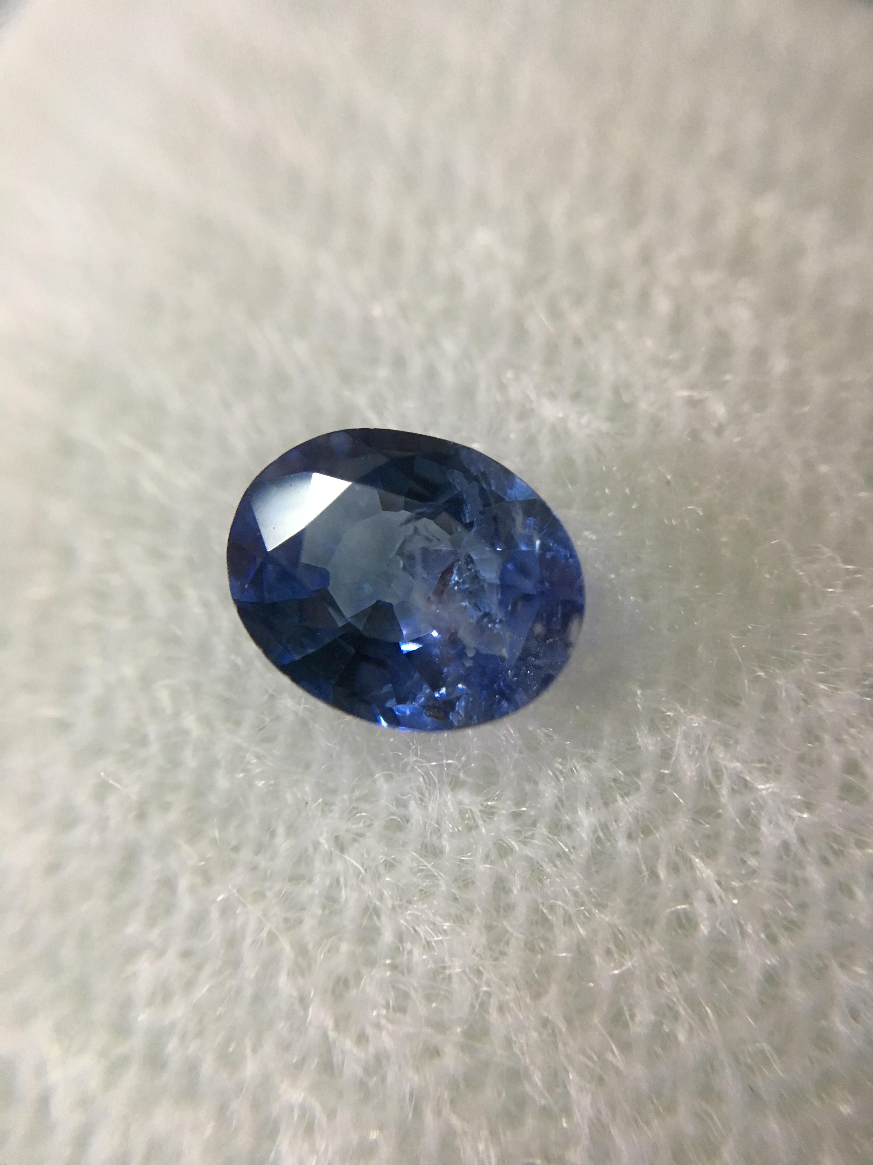 BLUE SAPPHIRE ไพลิน แท้ 0.75กะรัต พลอยซีลอนเผาเก่า มีตำหนิในเนื้อ แต่สีสวยใช้ได้ค่ะ