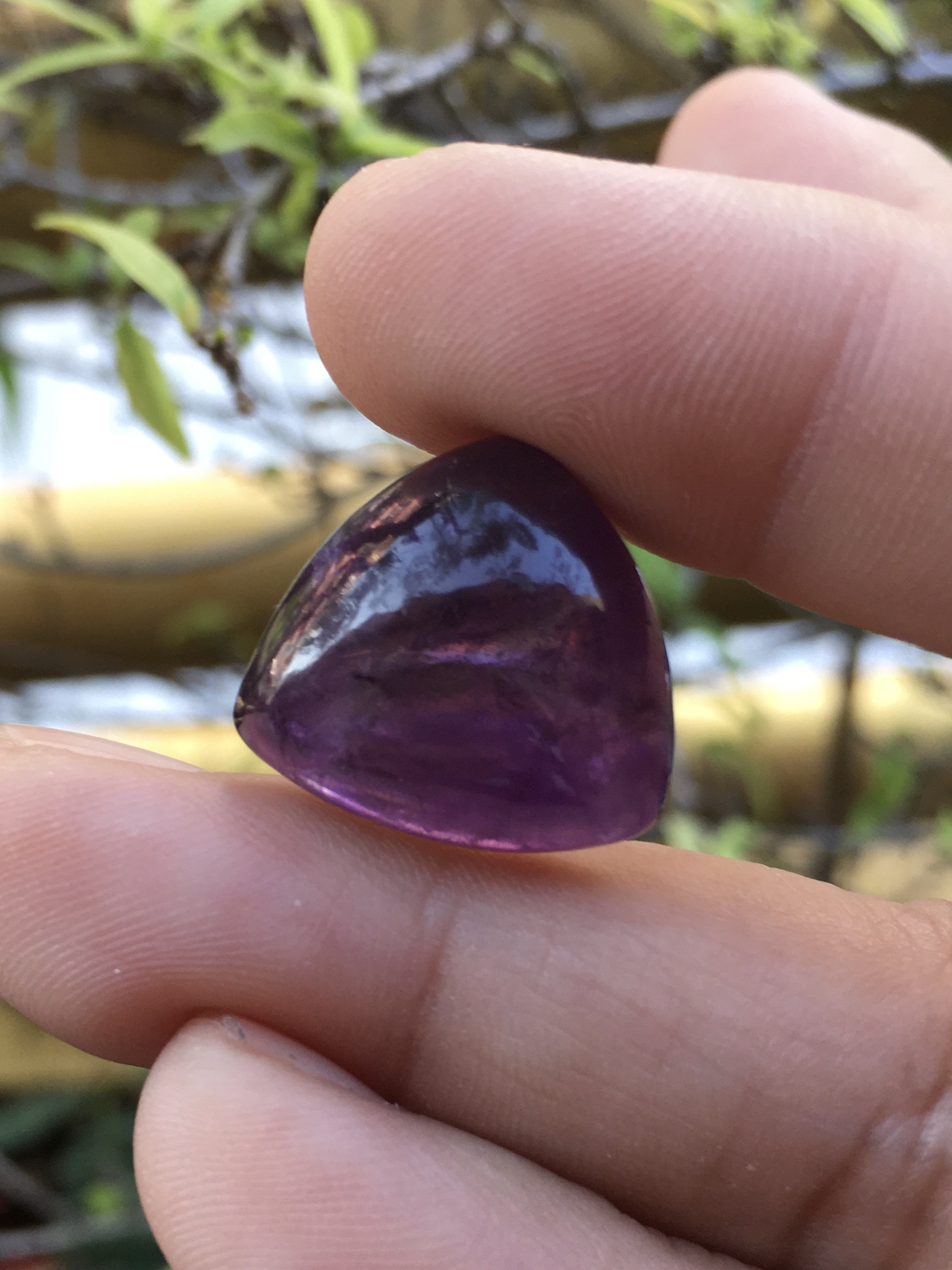 (ของขวัญปีใหม่) AMETHYST อเมทิสต์แท้ 19 กะรัต ทรงทริลเลี่ยน หลังเบี้ย สีสวยเม็ดอวบอ้วง น่ารักมากค่ะ