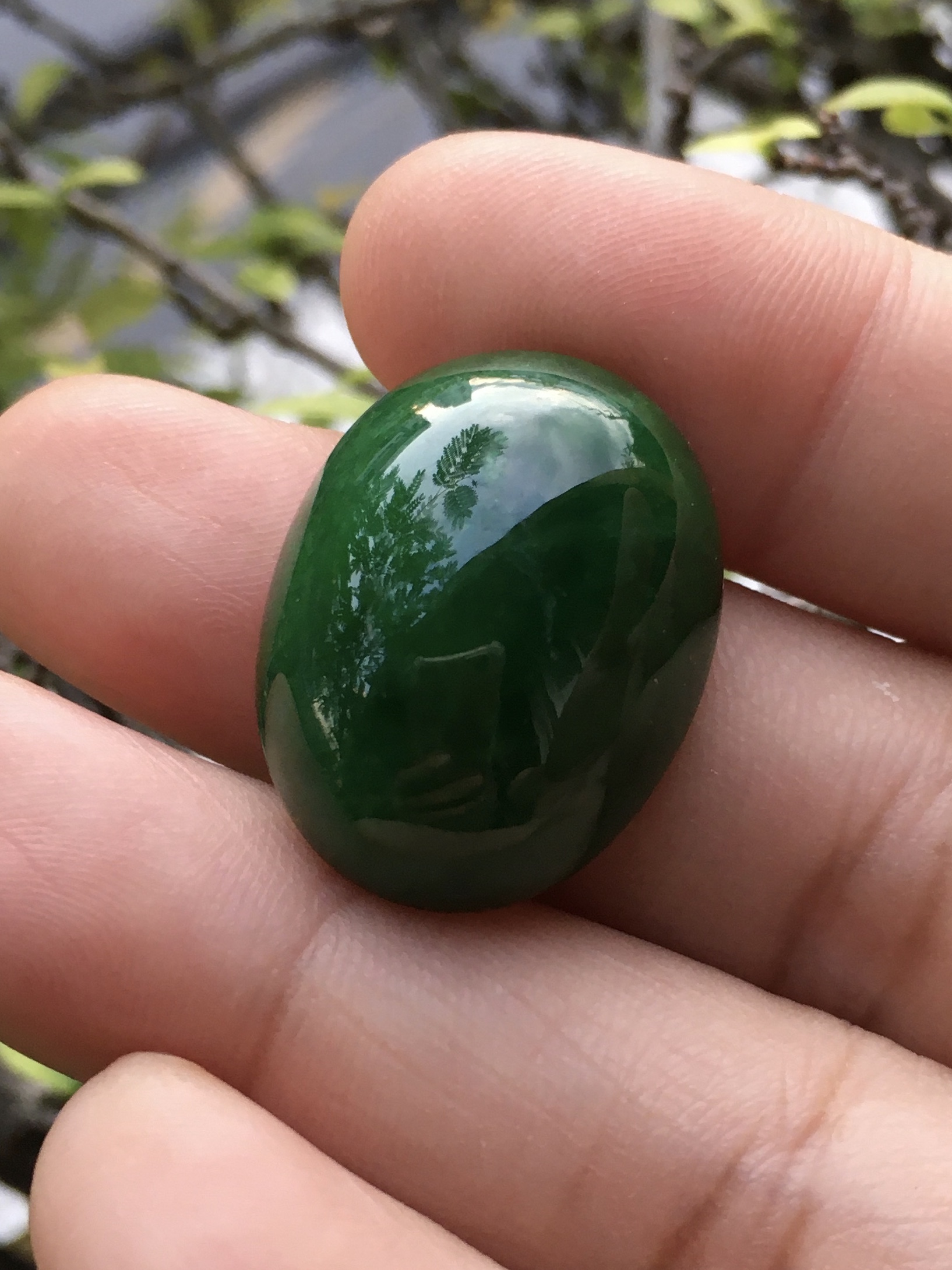 JADE หยกแท้ 34 กะรัต หยกแท้ สีเขียวผักโขม เม็ดใหญ่ไซส์เบิ้ม