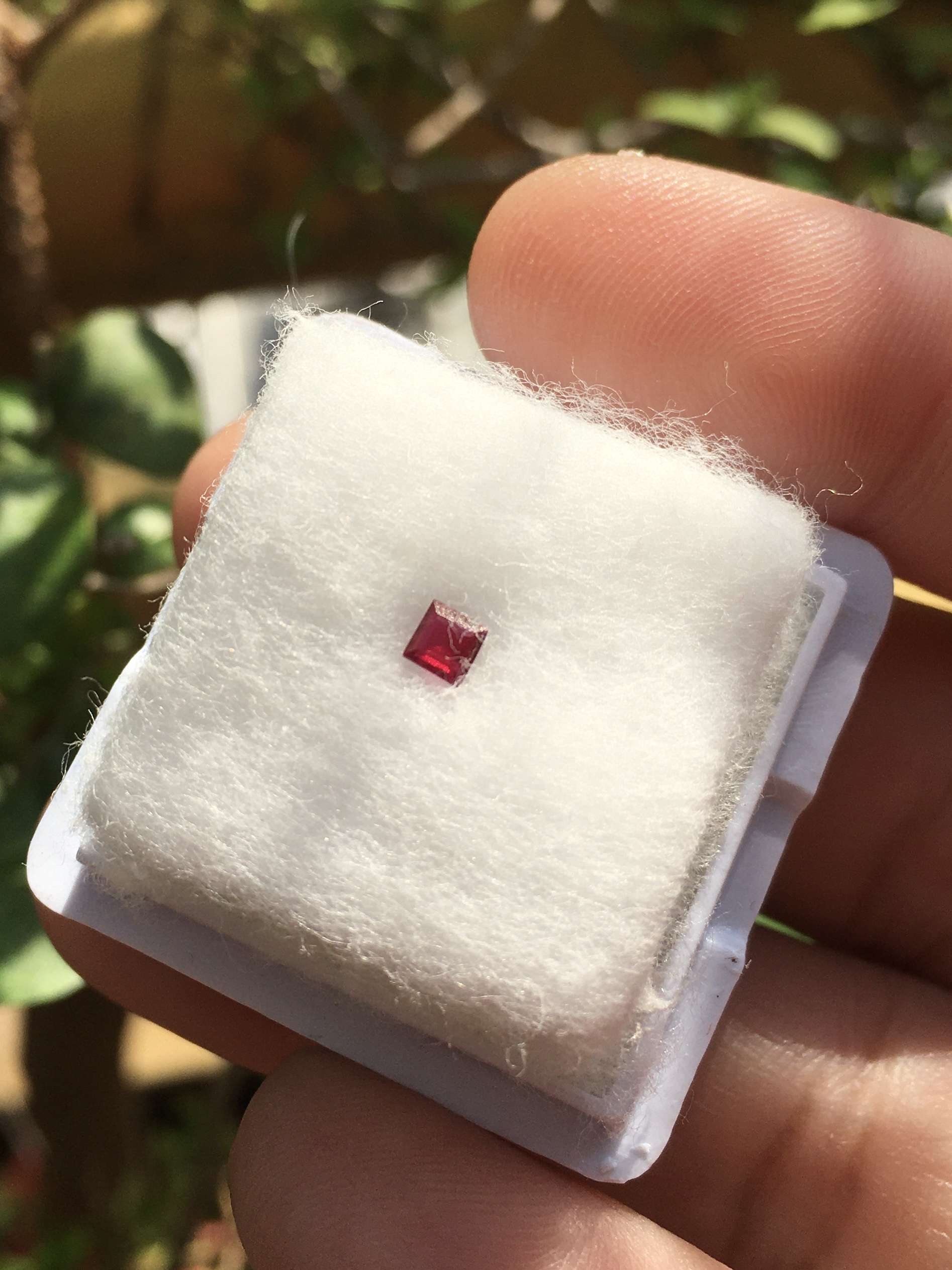 (มาใหม่ค่ะ) ทับทิมแท้ 0.11 กะรัต พลอยพม่าเผาเก่า สีจัด เม็ดเล็กแบบมินิมอลสุดๆ พลอยสวยน่าสะสม ปล.เม็ดเล็กจริงๆนะ