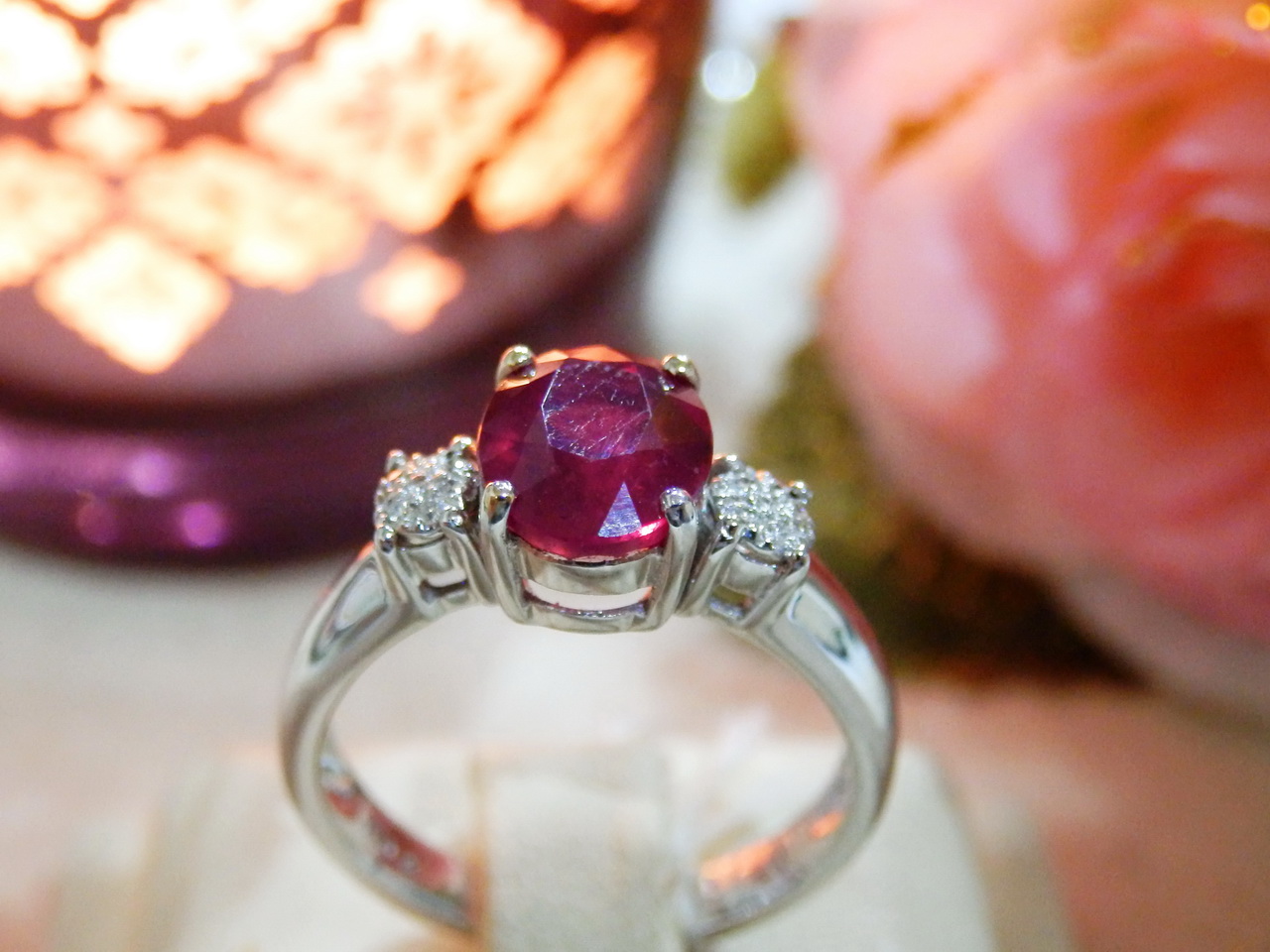 ((ขายแล้ว))M031 แหวนทับทิมแท้สีสด ทองคำขาว ดีไซน์เรียบหรู ดูดีค่ะ