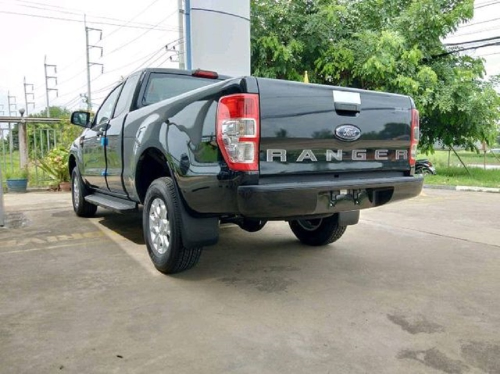 กันชนหลัง(แบบตรง) FORD RANGER T7 ปี 2015-2017 (1ชิ้น) แท้ / รูปจริง