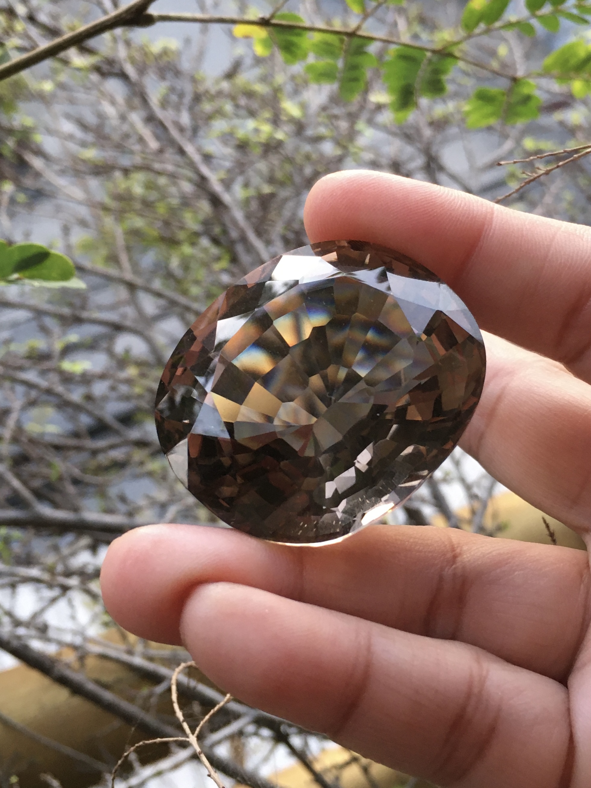 (ไซส์ยักษ์ สวยจัด ) สโมคกี้ควอทซ์ โคลนนิ่ง 208.75 กะรัต พลอยเนื้อควอทซ์สังเคราะห์ สวยเหมือนไร้ที่ติ ไฟดีม๊าก