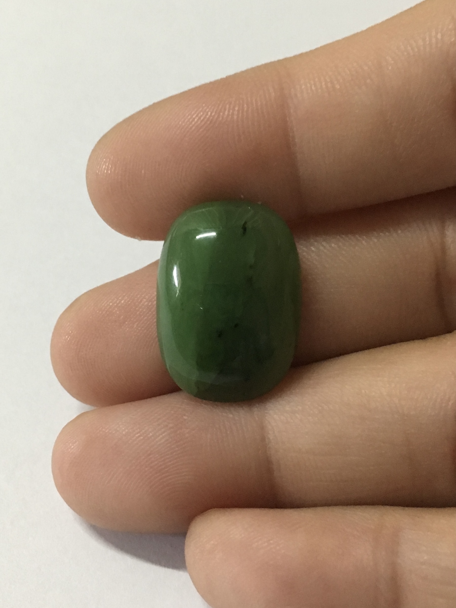 NEPHRITE หยกเนฟไฟรต์ แท้ 15 cts. สีดี เนื้อดี เม็ดโต อ้วนๆ ทรงอูมสวยมากค่ะ