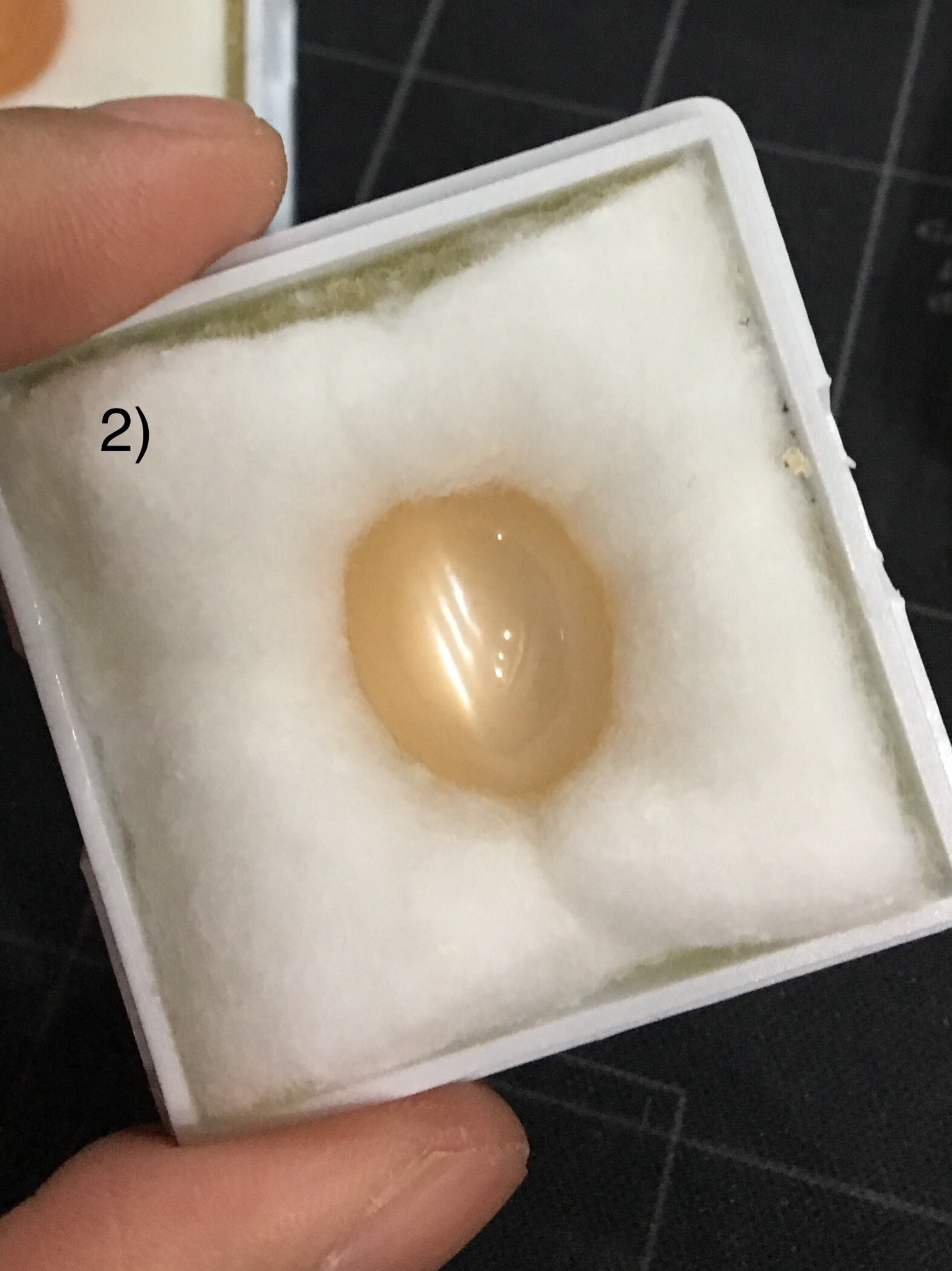 (390 บาททุกกล่อง)มูนสโตนแท้คละสี มีเสน่ห์ ทุกเม็ด ไม่พอใจยินดีคืนเงินจ้า