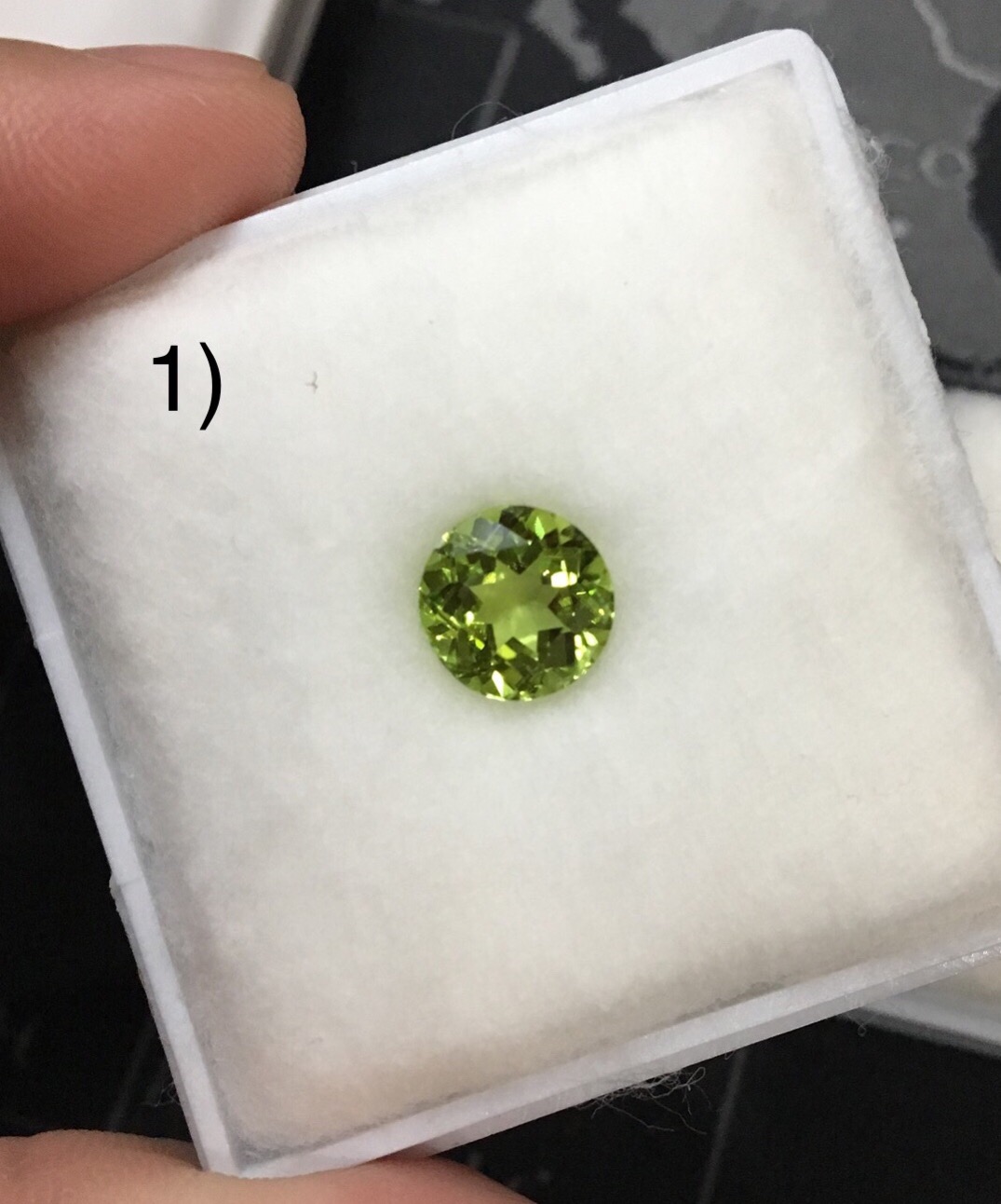 (Hot 590 ทุกกล่องจ้า) พลอยเนื้ออ่อน พลอยใส คละสี พลอยแท้ทุกเม็ด ไม่พอใจยินดีคืนเงินค่ะ