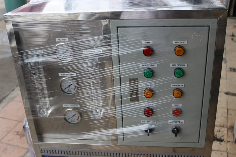 เครื่องกรองน้ำroขนาดกลาง12000ลิตร