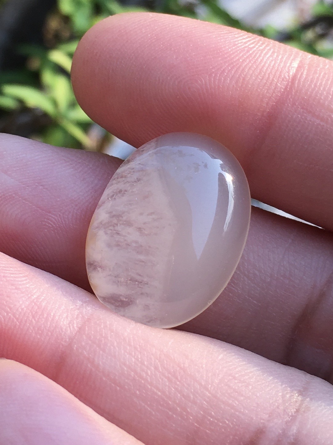 (สวยแปลก) GRAY AGATE อาเกตแท้ 12.87 กะรัต ลายแปลก สีขาวนวลเหมาะสะสม