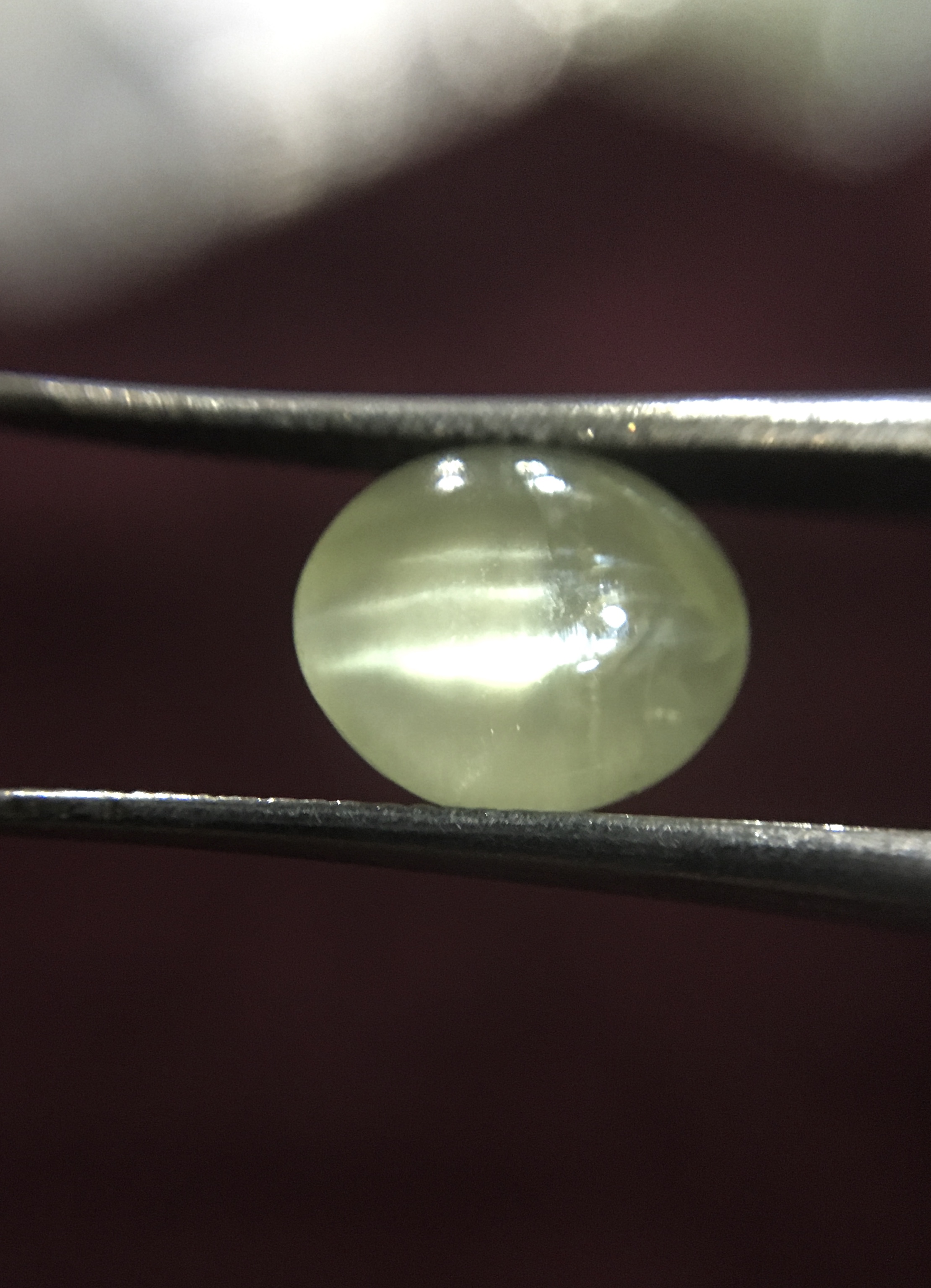 (พลอยแท้ สวยใส )ไพฑูรย์แท้ 1.4 กะรัต (Cat’s eye chrysoberyl)เนื้อใส สะอาด ตาคม มีรอยผลึก ไม่พอใจยินดีคืนเงินจ้า